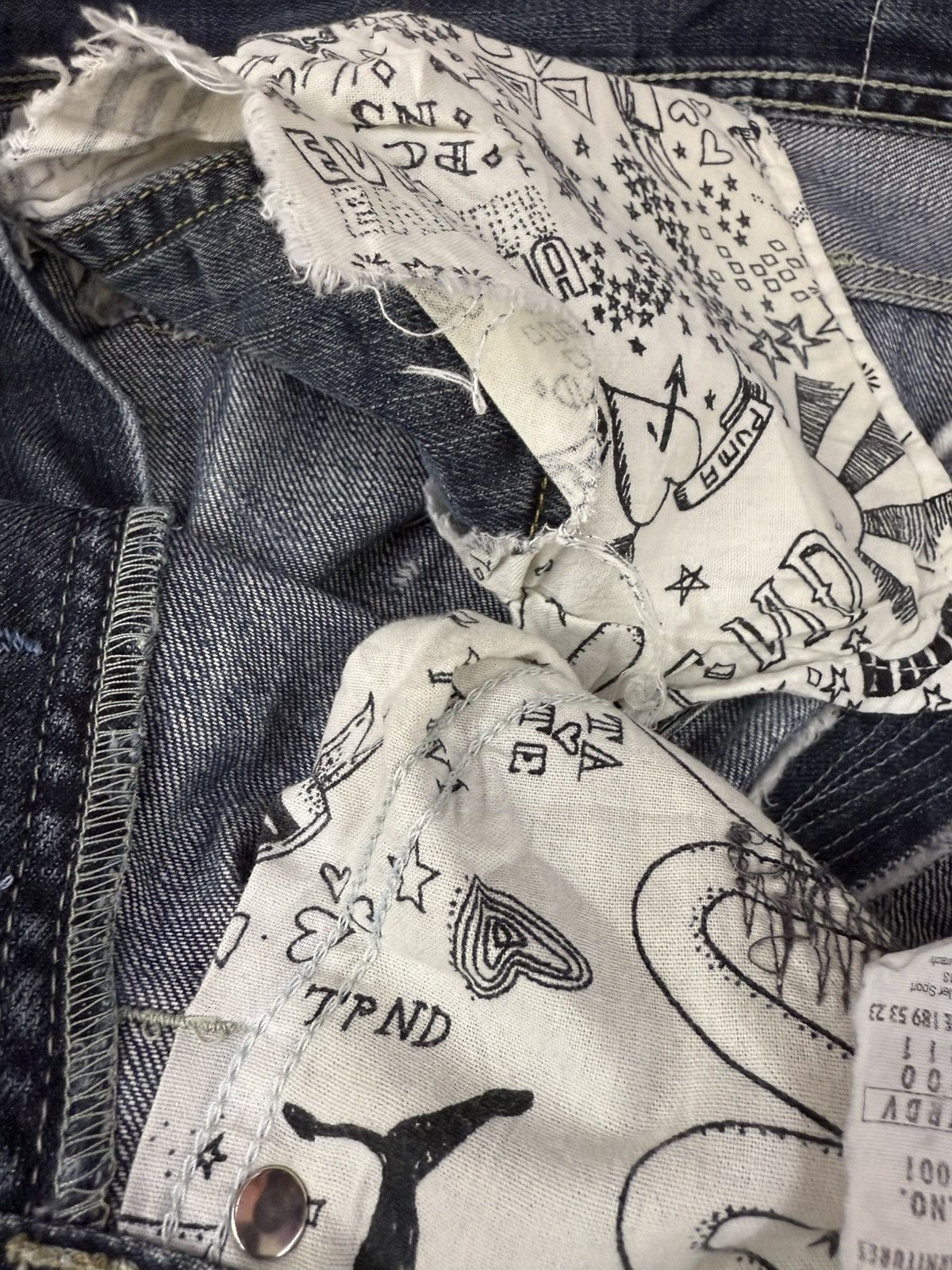 Evisu × Puma Evisu X Puma Buckle Back Faded Wash Denim Size US 33 - 11 Thumbnail