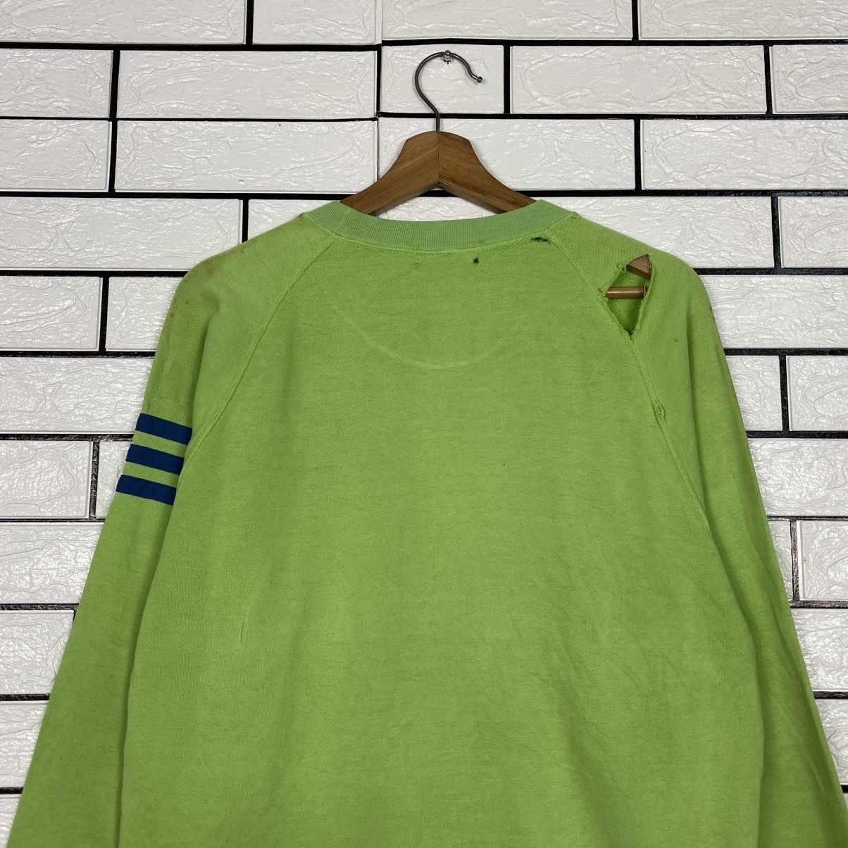 Adidas Vintage Sweatshirt Adidas Striped Design Size US L / EU 52-54 / 3 - 10 Thumbnail