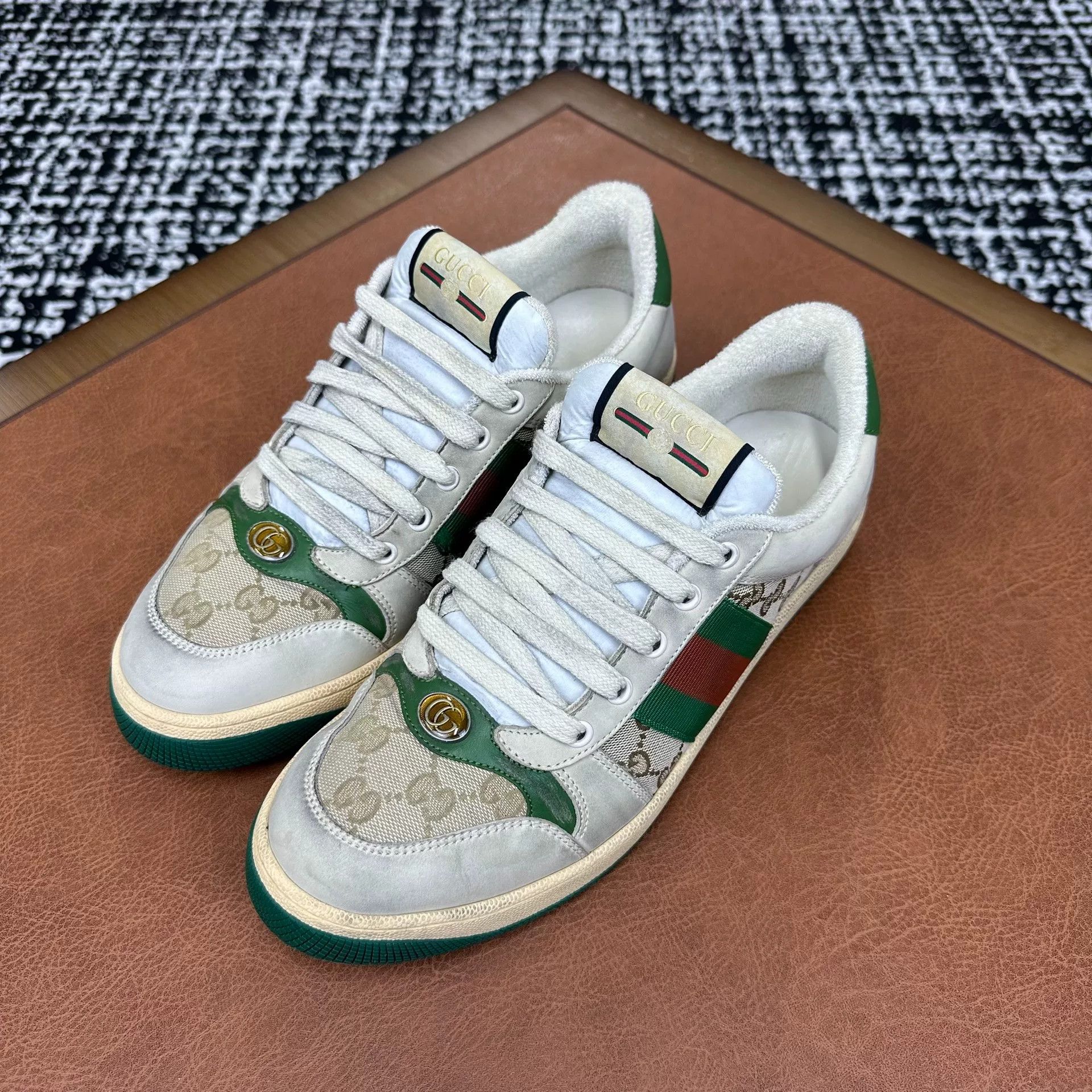 Gucci Gucci Leather Green Lowtop Sneakers 9 Men Size US 9 / EU 42 - 1 Thumbnail