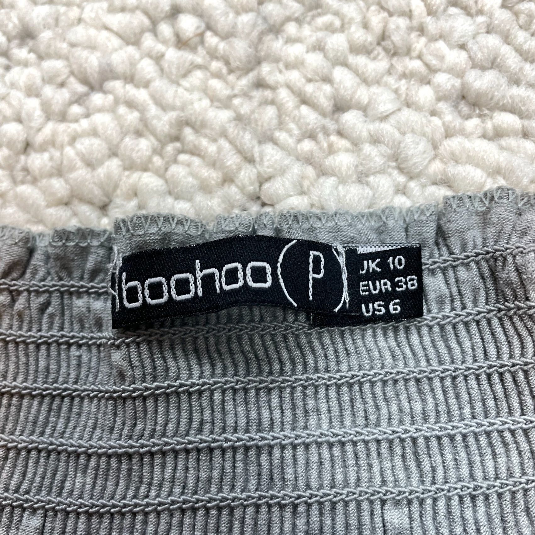 Boohoo VINTAGE Boohoo Blouse Shirt Womens 6 Gray Long Sleeve Wide Boat Neck Rayon Spandex Jersey Top Casual Shirt Womens Regular Size 6 Gray Size M / US 6-8 / IT 42-44 - 5 Thumbnail