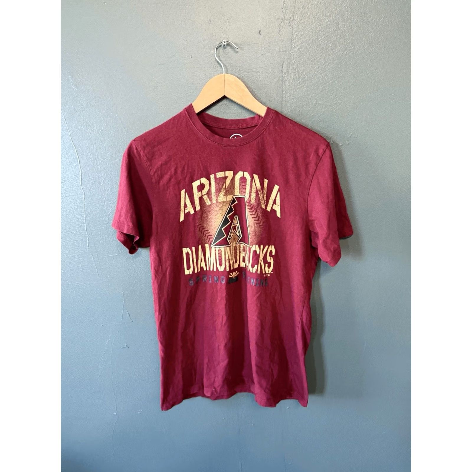 47 Arizona Diamondbacks Mens Red Short Sleeve Graphic T-Shirt M Size Size US M / EU 48-50 / 2 - 2 Thumbnail