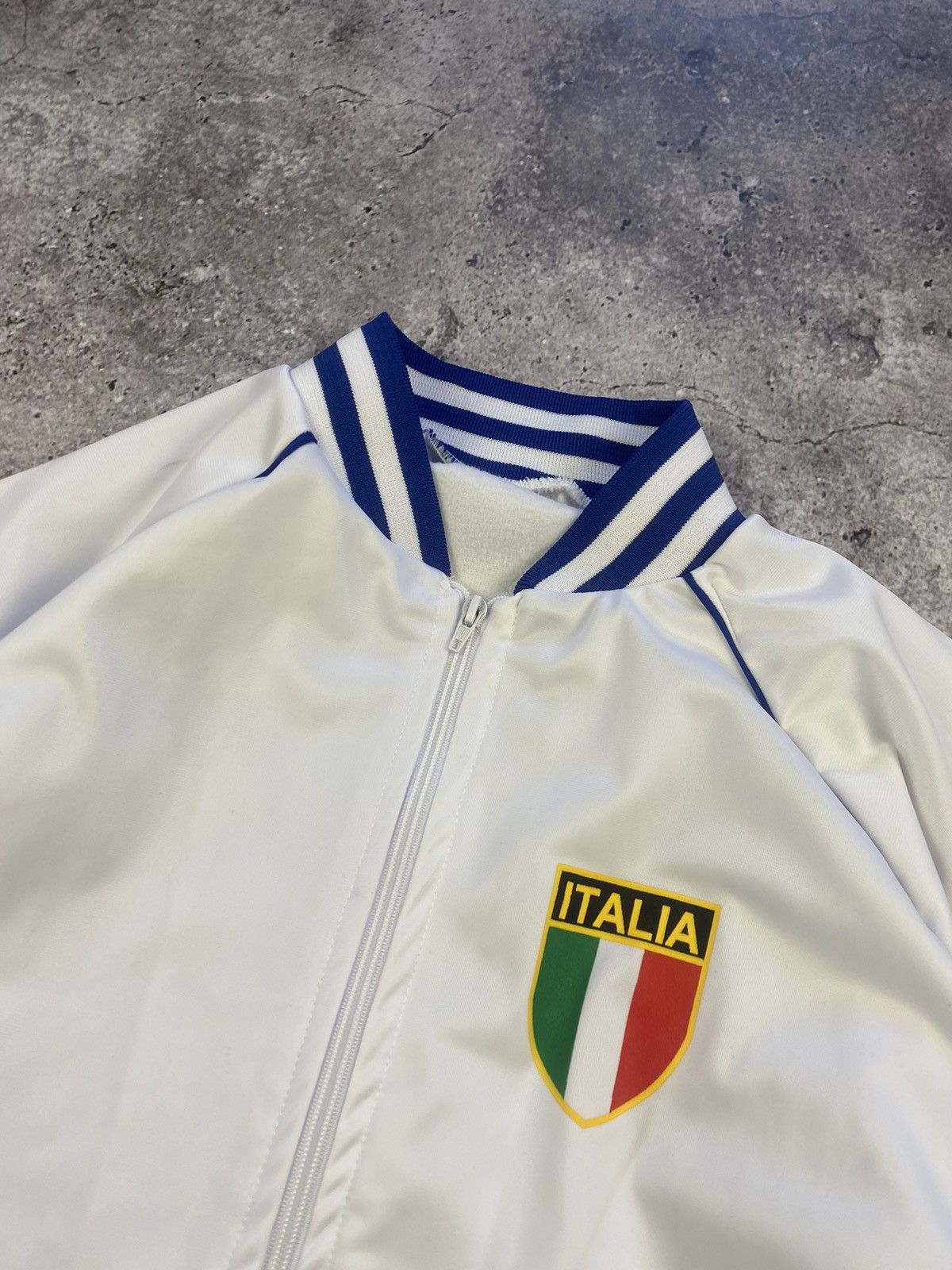 Vintage Vintage RARE Italia Big Logo Zip Track Jacket Y2K Size US L / EU 52-54 / 3 - 6 Thumbnail
