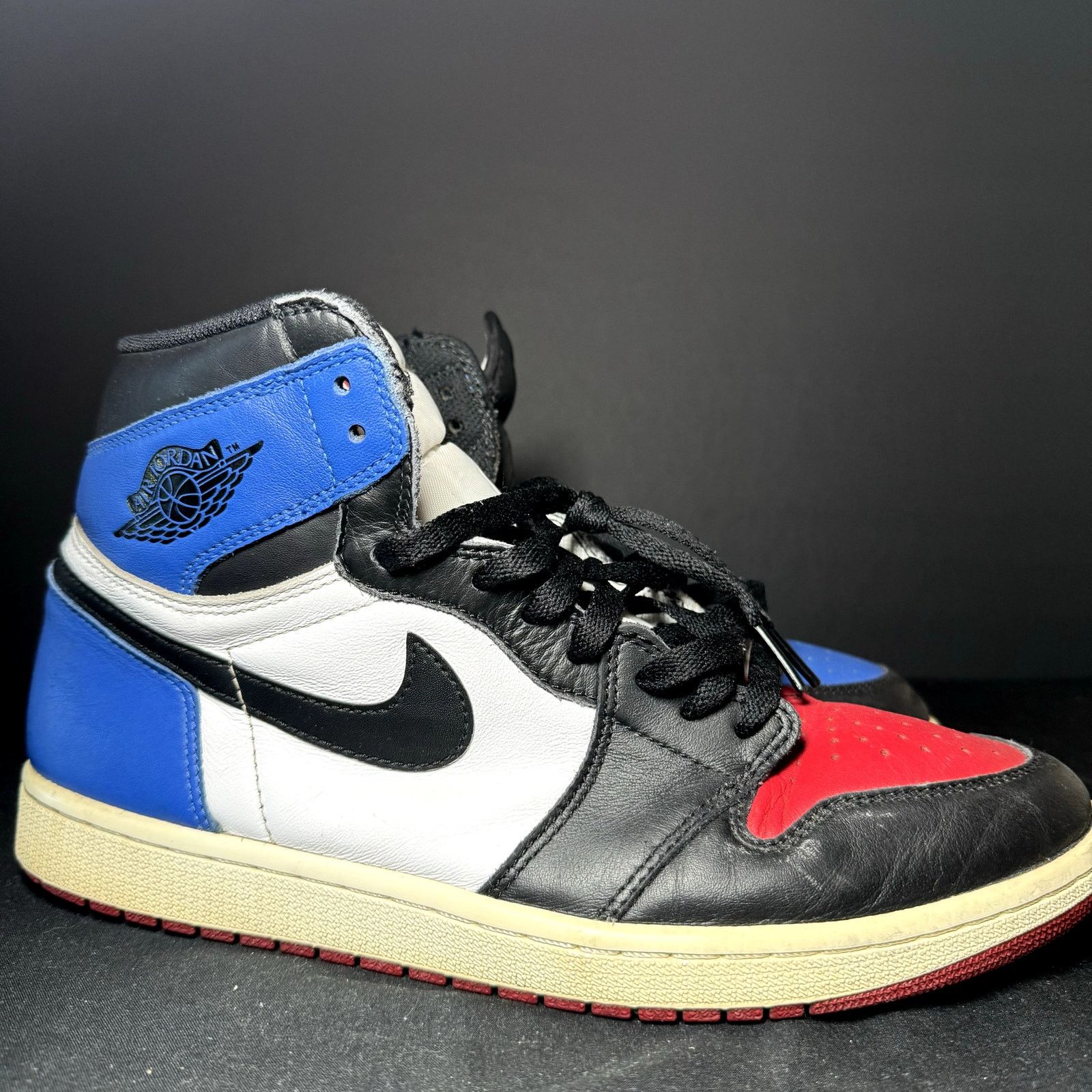 Jordan Brand × Nike Size 11 - Nike Air Jordan 1 Retro High OG Top 3 Men's Shoes Size US 11 / EU 44 - 1 Thumbnail
