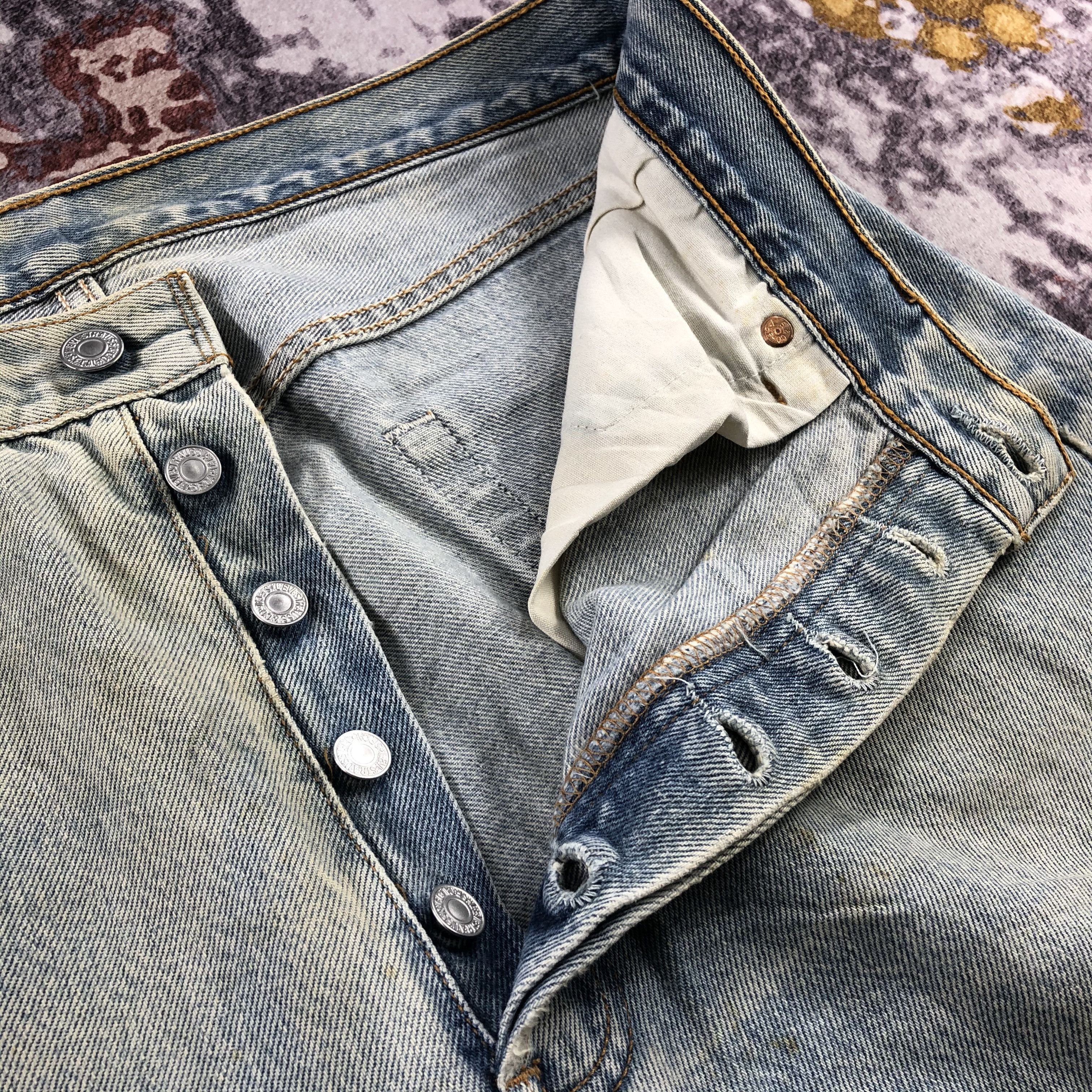 Levi's × Vintage Vintage 90s Light Wash Levis 501 Jeans-JM2761 Size US 33 - 11 Thumbnail