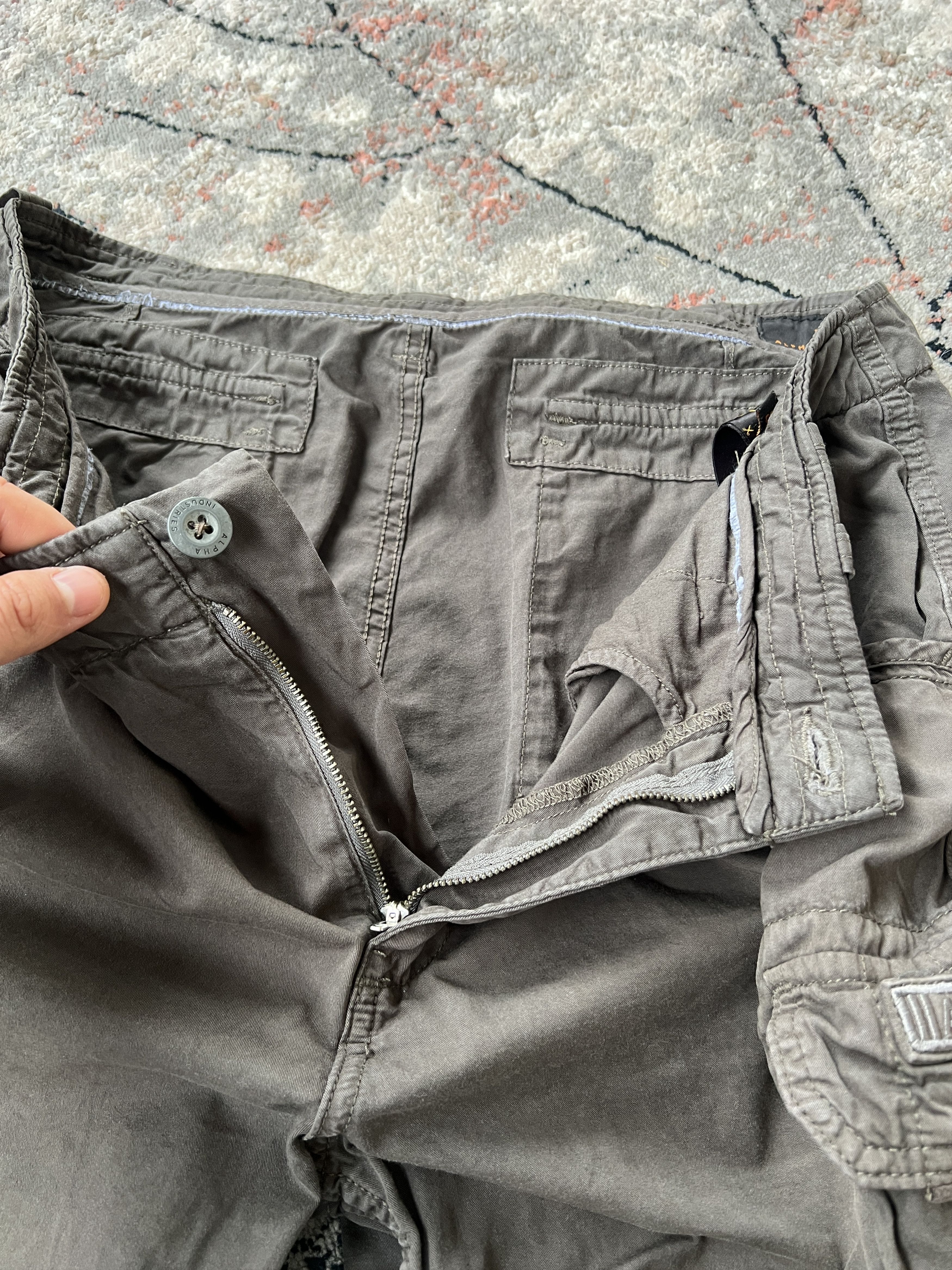 Alpha Industries Alpha Industries Shorts Size US 36 / EU 52 - 3 Thumbnail
