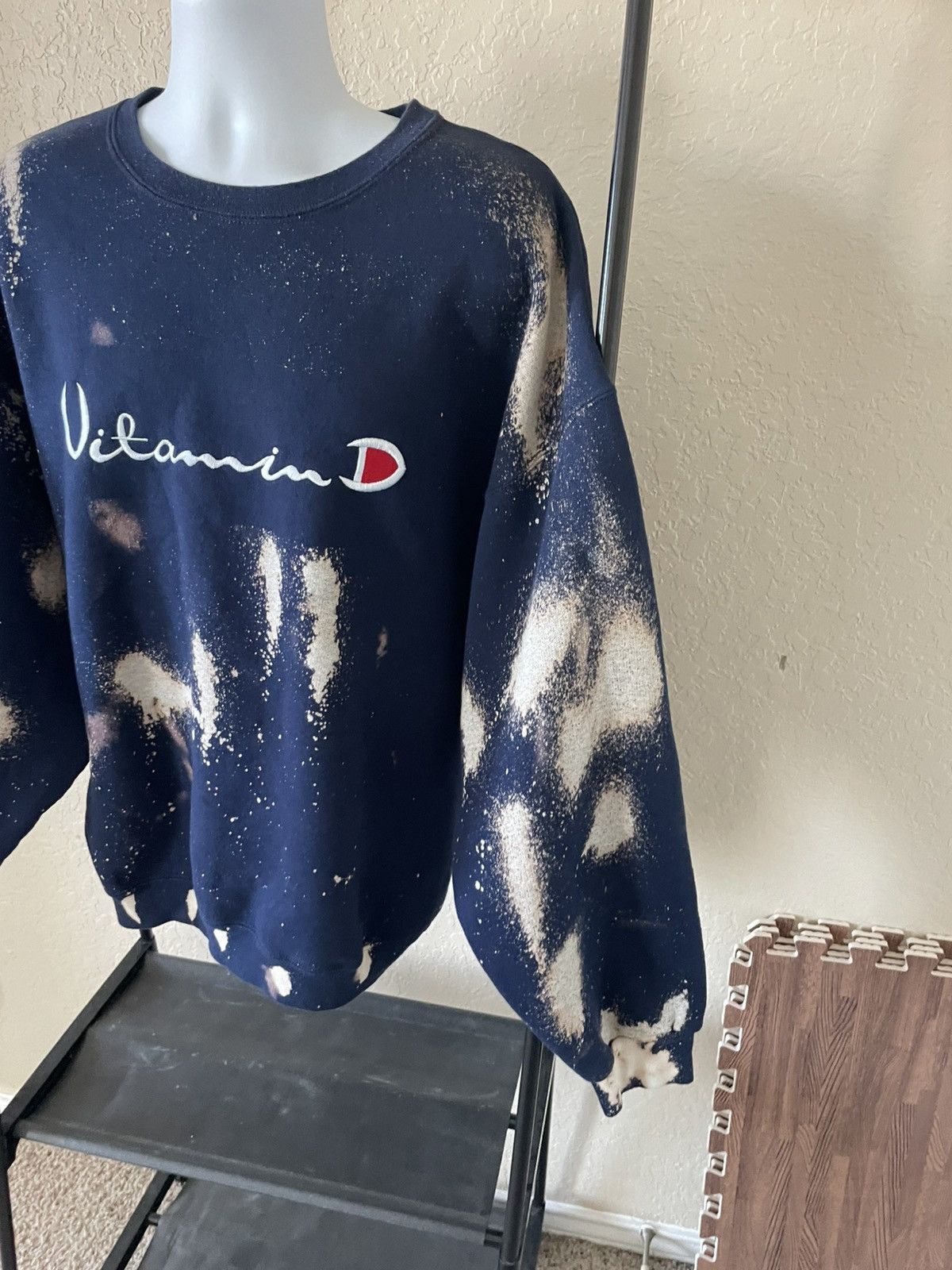 DRIFTER Vitamin D Oversized sweatshirt Bleach blasted Size US L / EU 52-54 / 3 - 4 Thumbnail