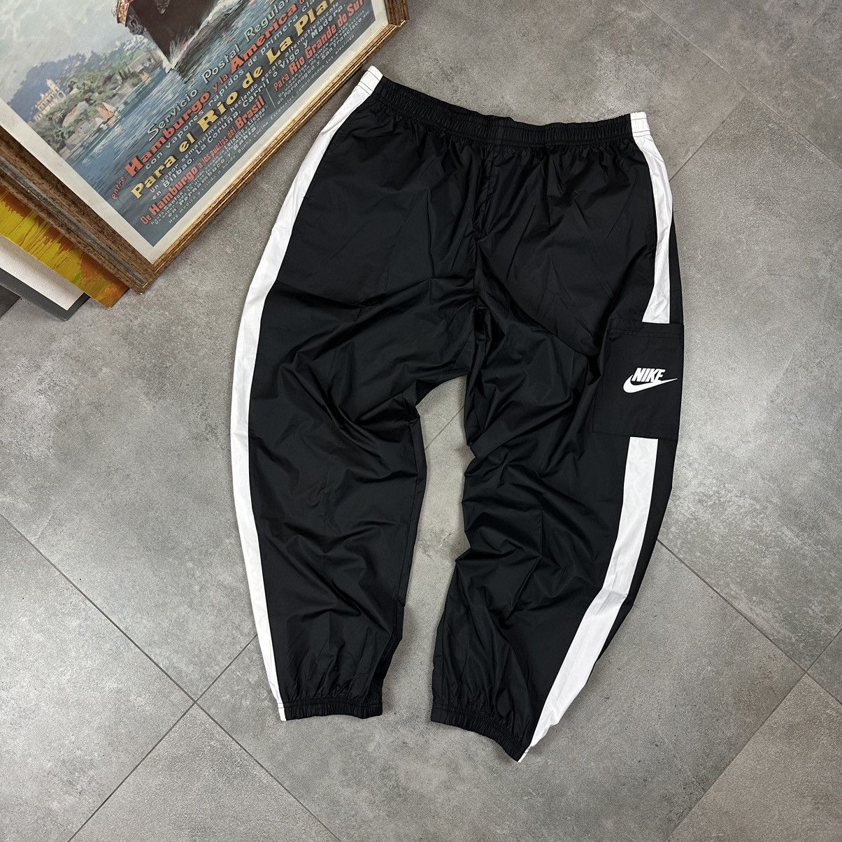 Nike Nike jogger pants L black swoosh streetwear Size US 34 / EU 50 - 1 Thumbnail