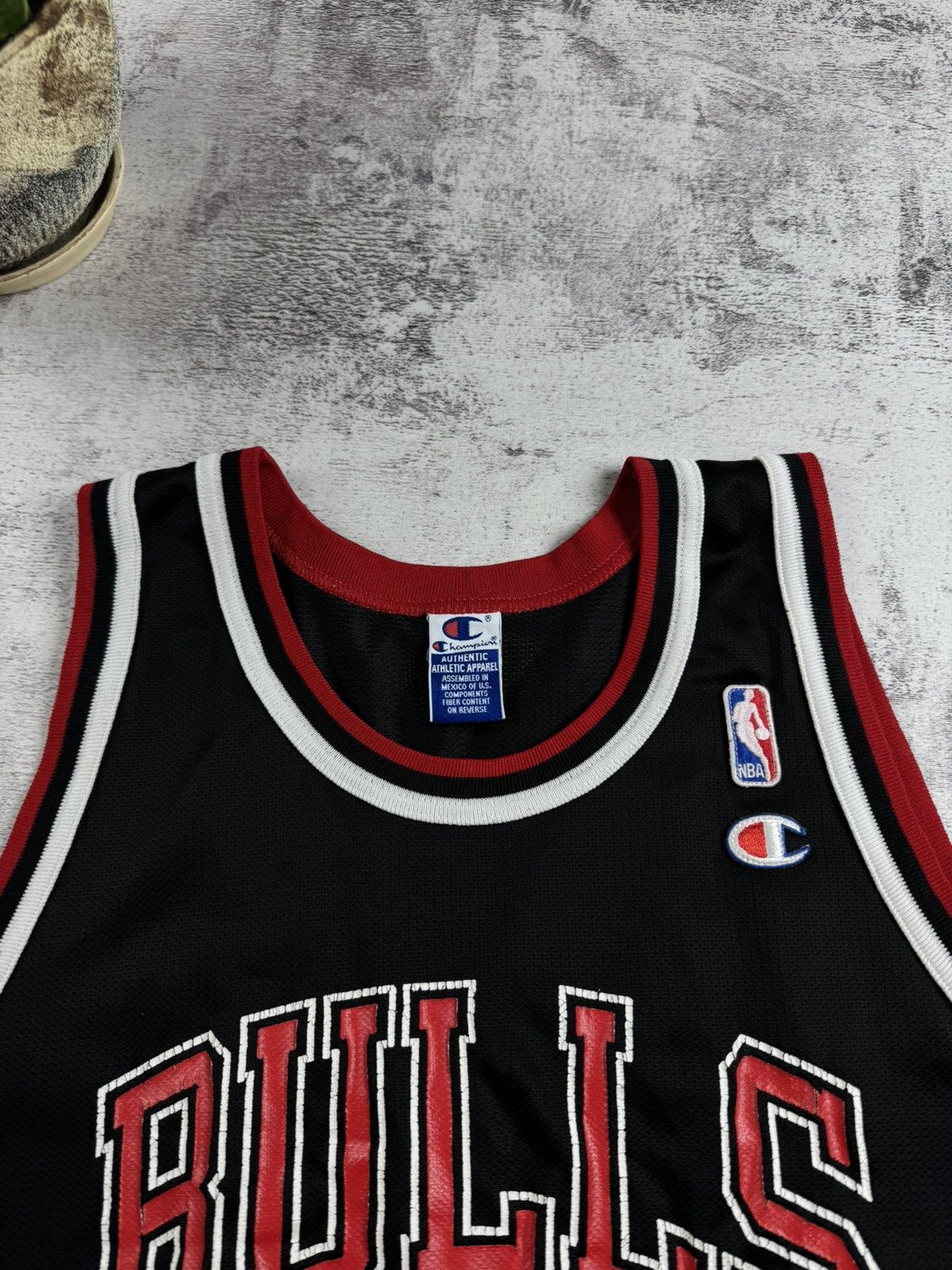 Champion Michael Jordan #23 Chicago Bulls Vintage 90s Champion Black NBA Jersey Size 52 Size US L / EU 52-54 / 3 - 11 Thumbnail