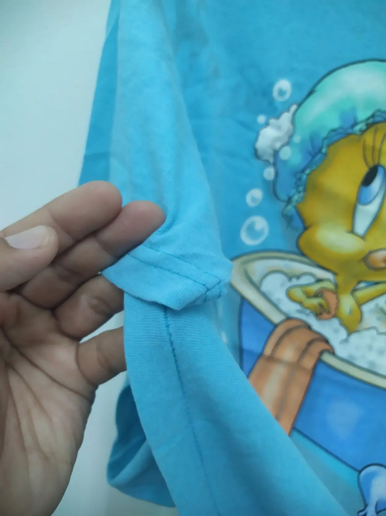 Vintage VTG 1997 Looney Tunes Tweety Bird Bathtub T-Shirt Size US M / EU 48-50 / 2 - 3 Thumbnail