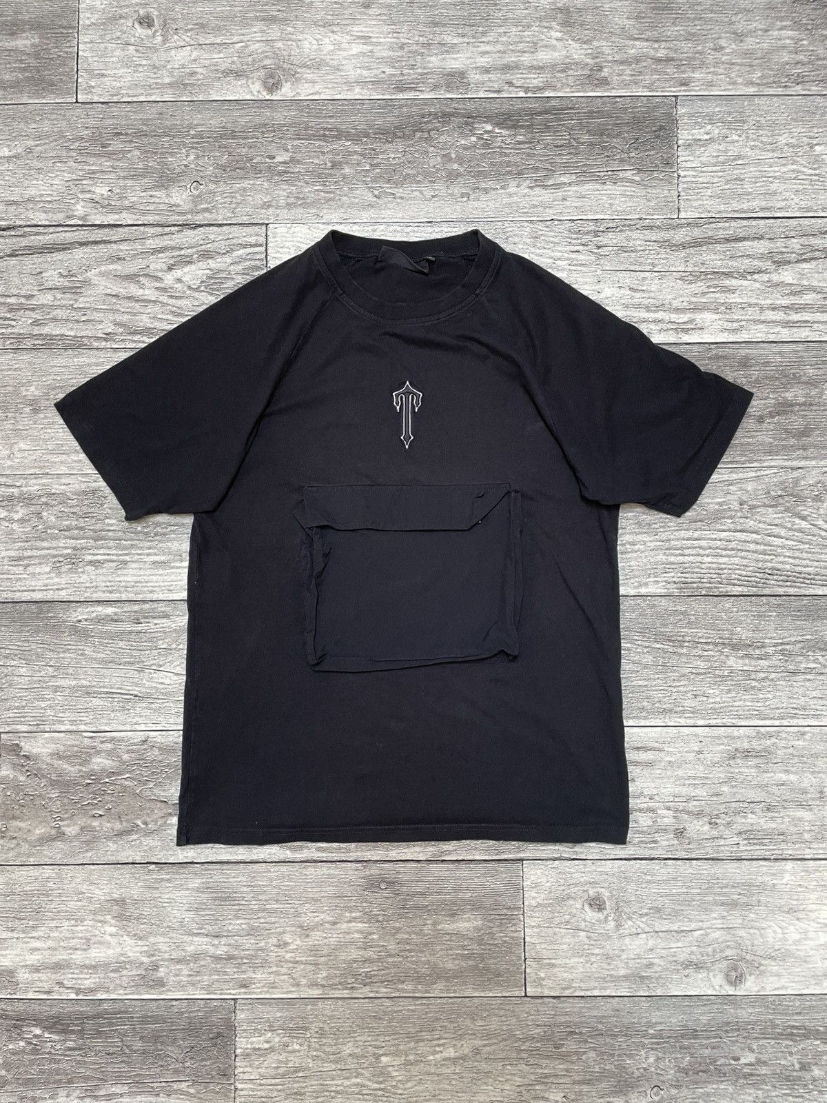 Trapstar London × Central Cee Arch Tシャツ Tee｜関送無料 Irongate Arch Gel Tee - Black/Grey | Parallel