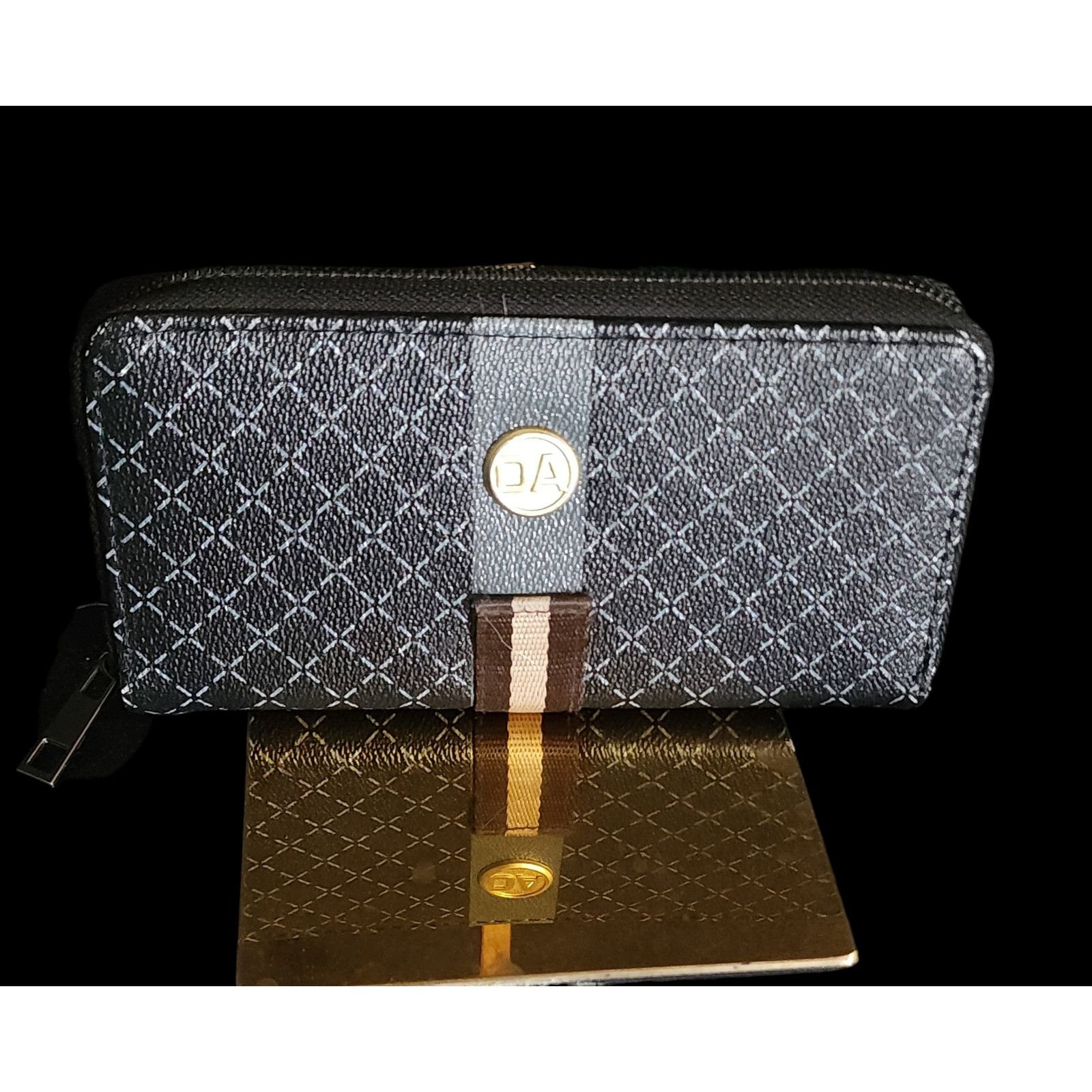 Other Women's Wallet by DA, Leather Wallet With Zipper Size ONE SIZE - 1 Thumbnail