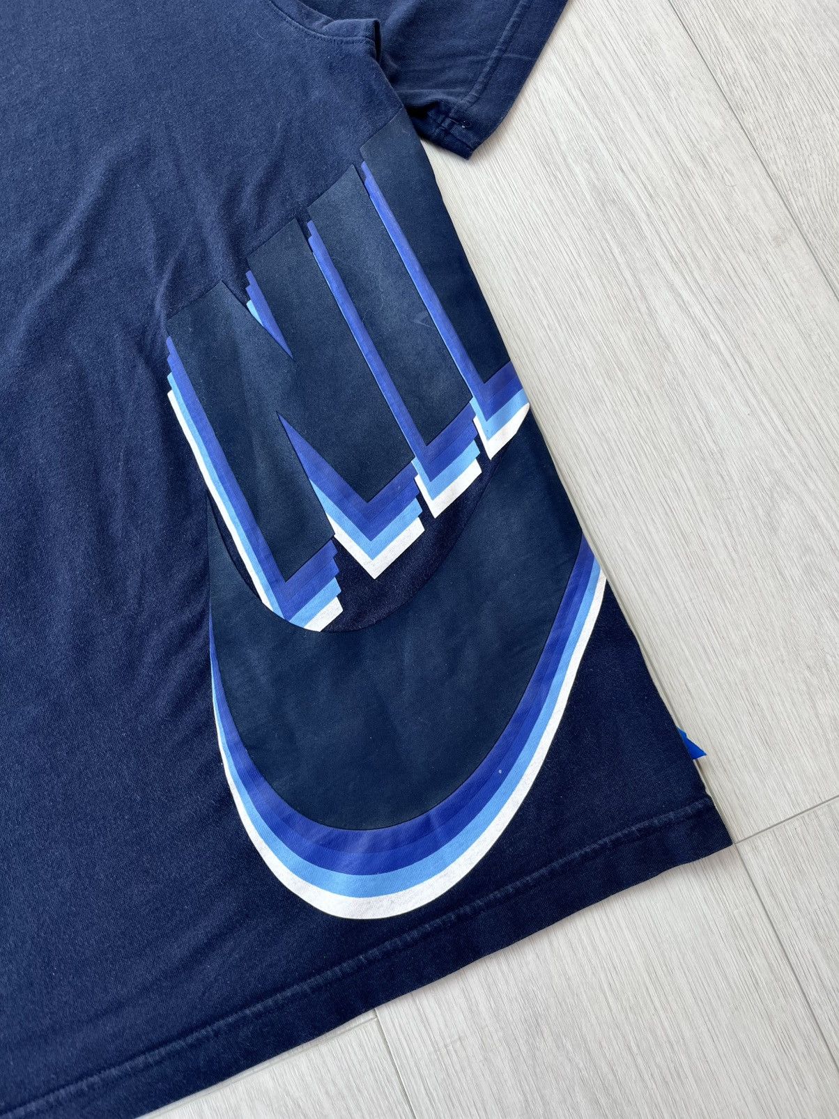 Nike × Vintage Vintage Nike T-Shirt Big Logo AirMax Swoosh Y2K Drill 90s Size US M / EU 48-50 / 2 - 6 Thumbnail