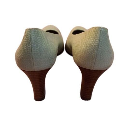 Salvatore Ferragamo Salvatore Ferragamo Size 9 AAA Green Leather Pumps 2.75 Inch Size US 9 / IT 39 - 2 Thumbnail