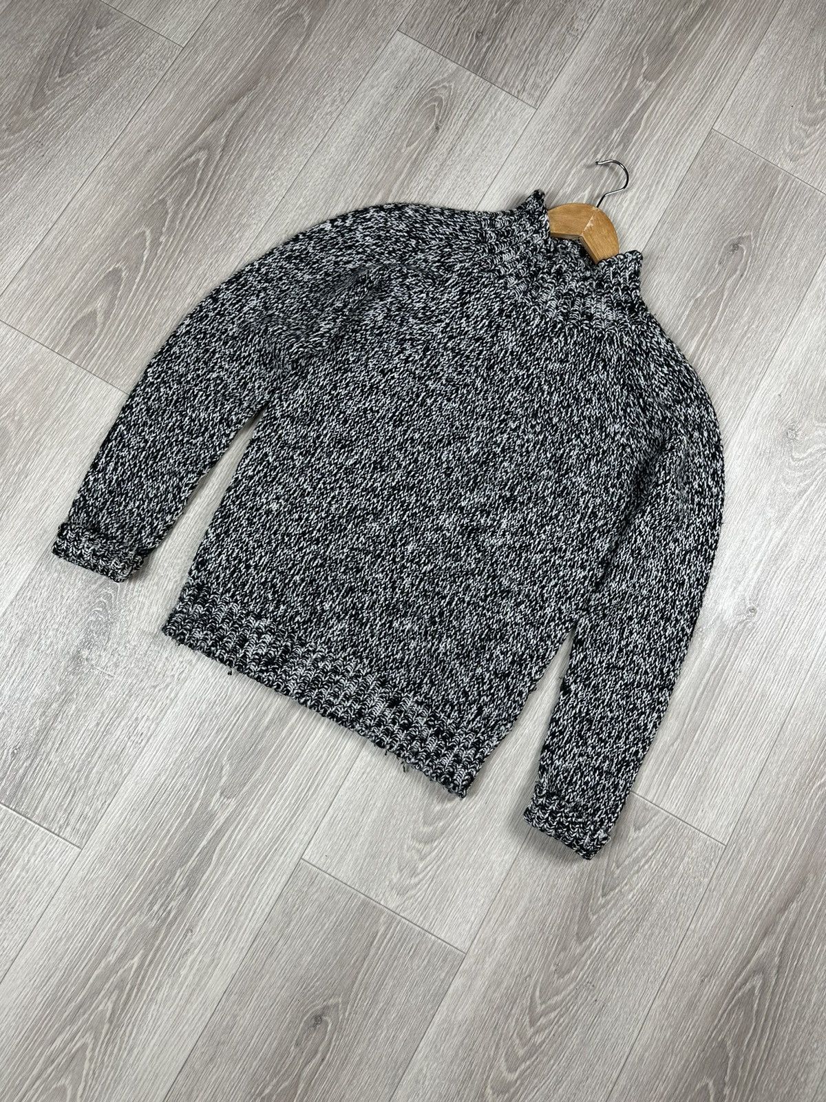 Hugo Boss × Vintage Vintage Hugo Boss Wool Sweater Large Knit Size S Size US S / EU 44-46 / 1 - 3 Thumbnail
