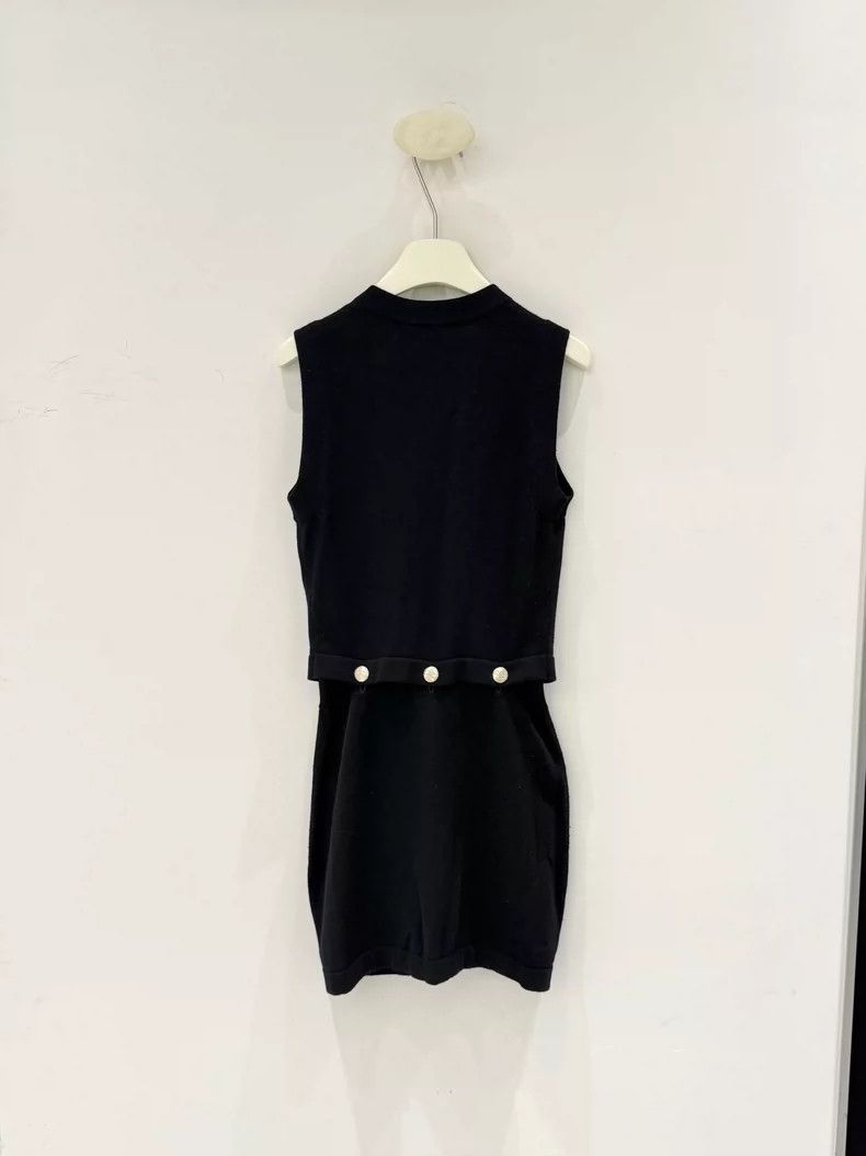 Chanel Chanel Solid color short round neck single-breasted detach Size XS / US 0-2 / IT 36-38 - 2 Thumbnail