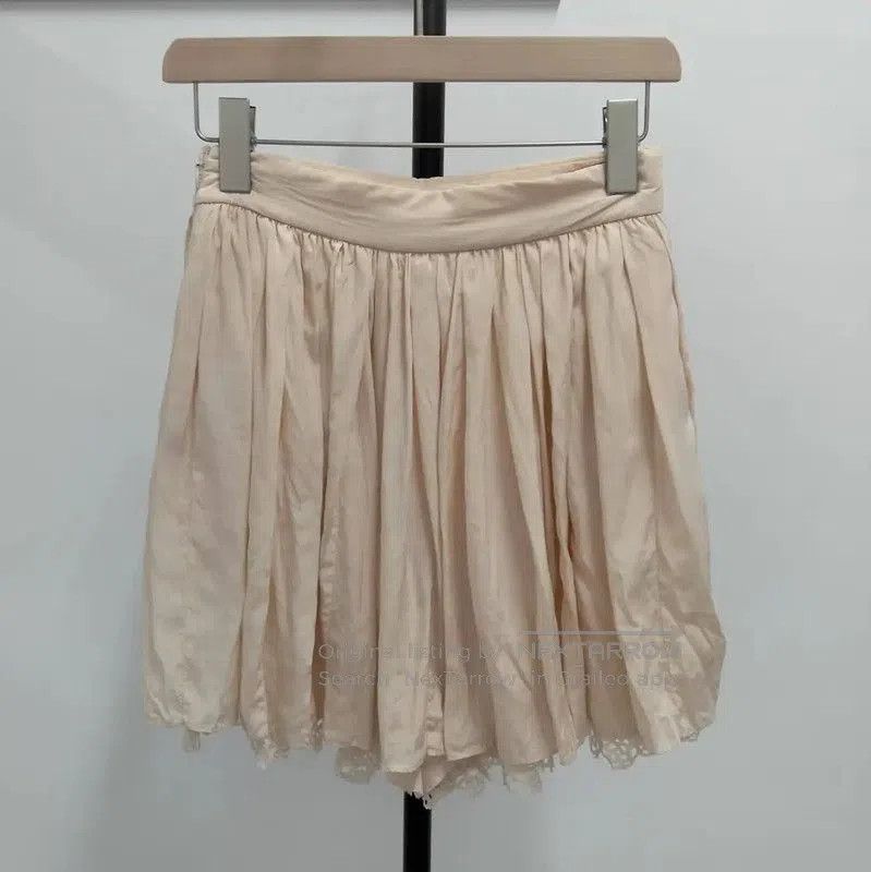 Chanel Chanel Pleated Silk Skirt in Nude Pink . Size 23" - 2 Thumbnail