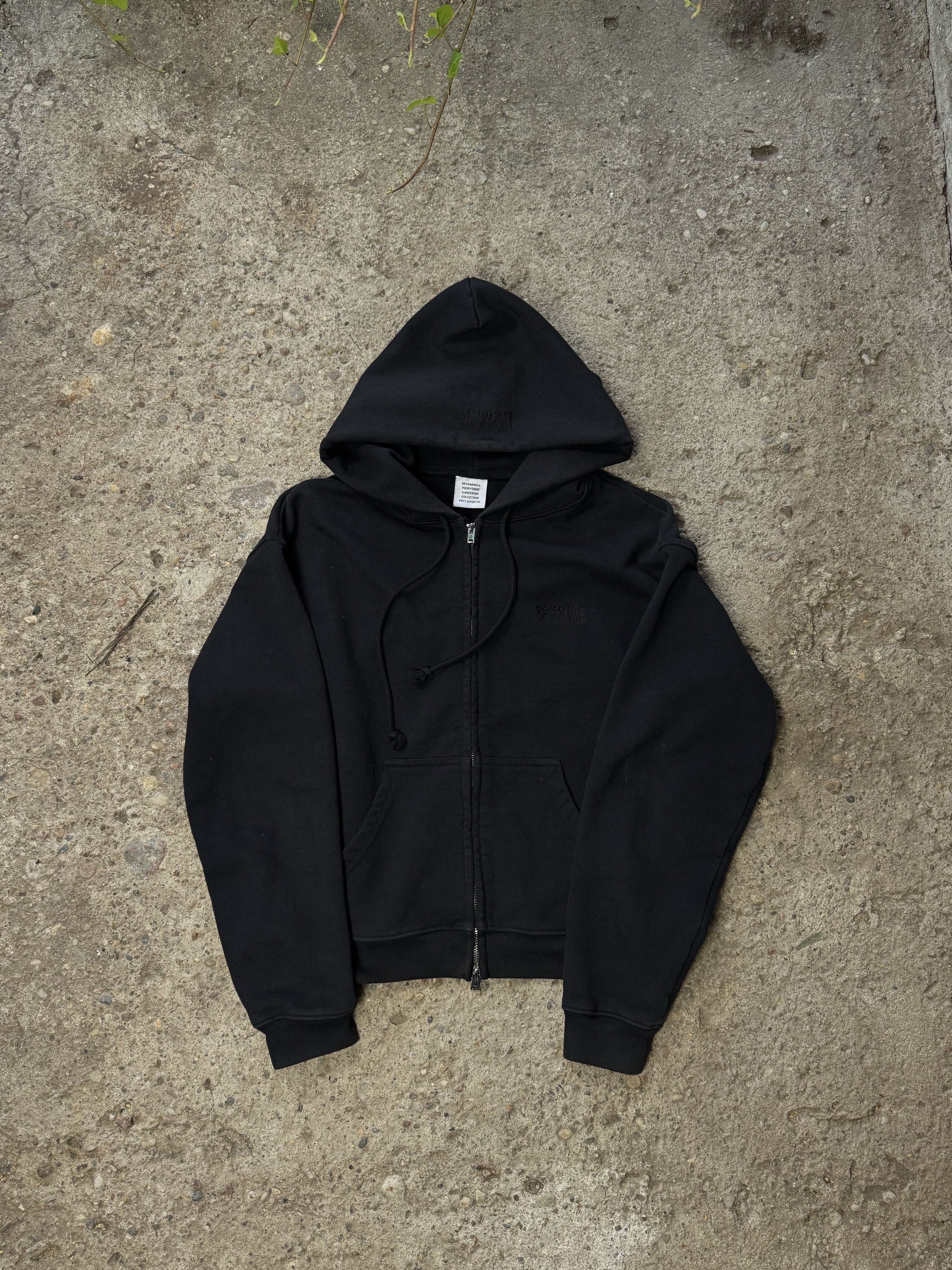 Vetements vetements limited edition 2way zip Size US S / EU 44-46 / 1 - 1 Thumbnail
