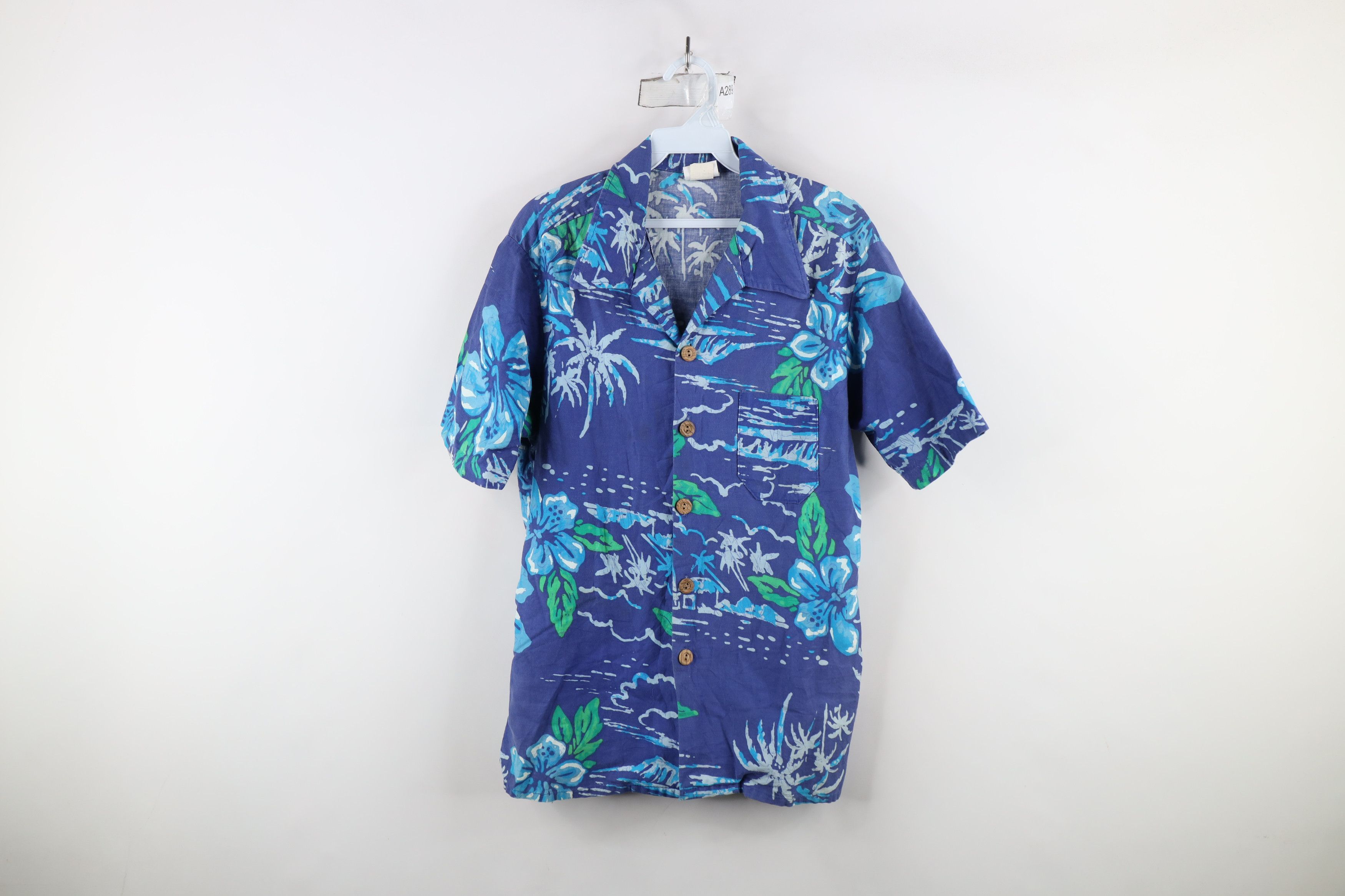 Vintage Vintage 60s 70s Streetwear Hawaiian Luau Button Shirt USA Size US L / EU 52-54 / 3 - 1 Thumbnail