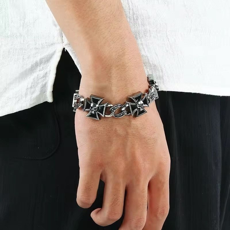 Jewelry x Vintage Gothic Punk Skull Skeleton Cross Bracelet Chain in Silver, Men's
