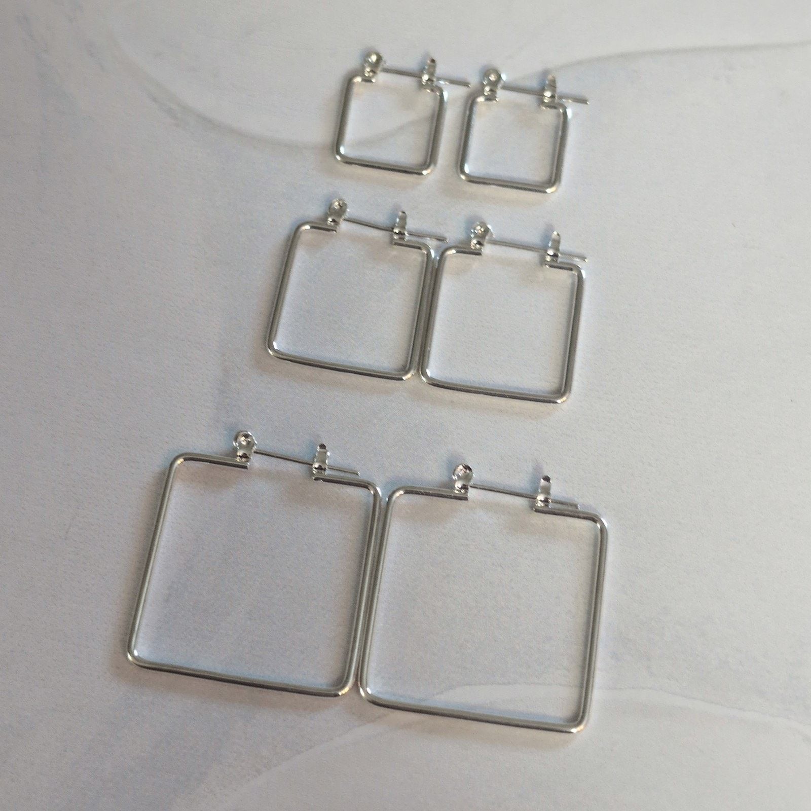 Other Versatile VTG 1980 Set of 6 Silver-Tone Square Hoop Earrings Size ONE SIZE - 7 Thumbnail