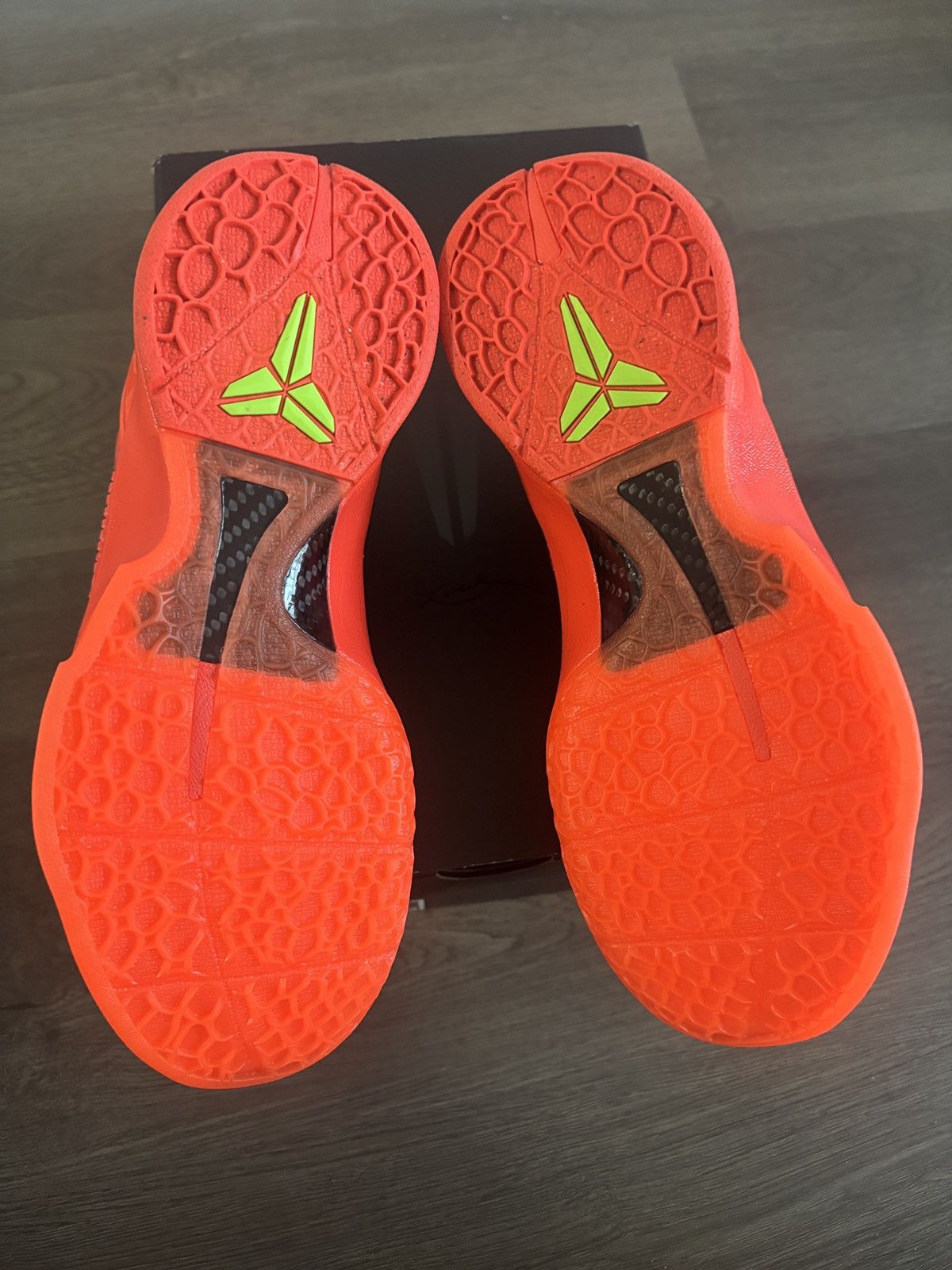 Nike Kobe 6 Reverse Grinch Size US 7.5 / EU 40-41 - 4 Thumbnail