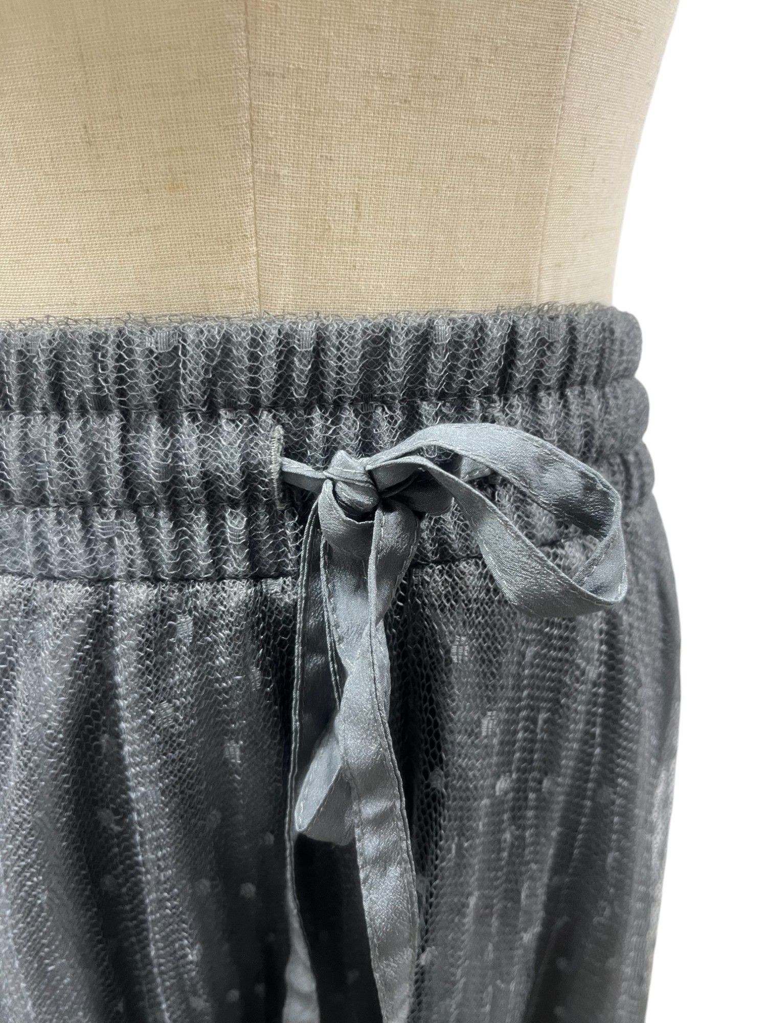 RED Valentino Grey Polka Dot Tulle Skirt Size 26" / US 2 / IT 38 - 3 Thumbnail