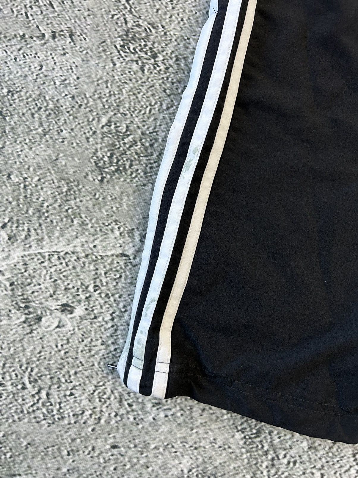 Adidas × Vintage Adidas vintage black track pants small logo 2000s drill Y2K Size US 28 / EU 44 - 9 Thumbnail