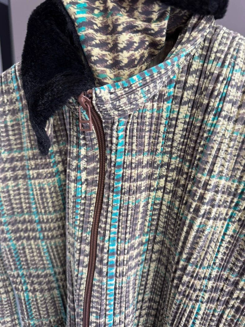 Issey Miyake Issey Miyake size:4 A grayish-green pleated zipper cardiga Size S / US 4 / IT 40 - 2 Thumbnail
