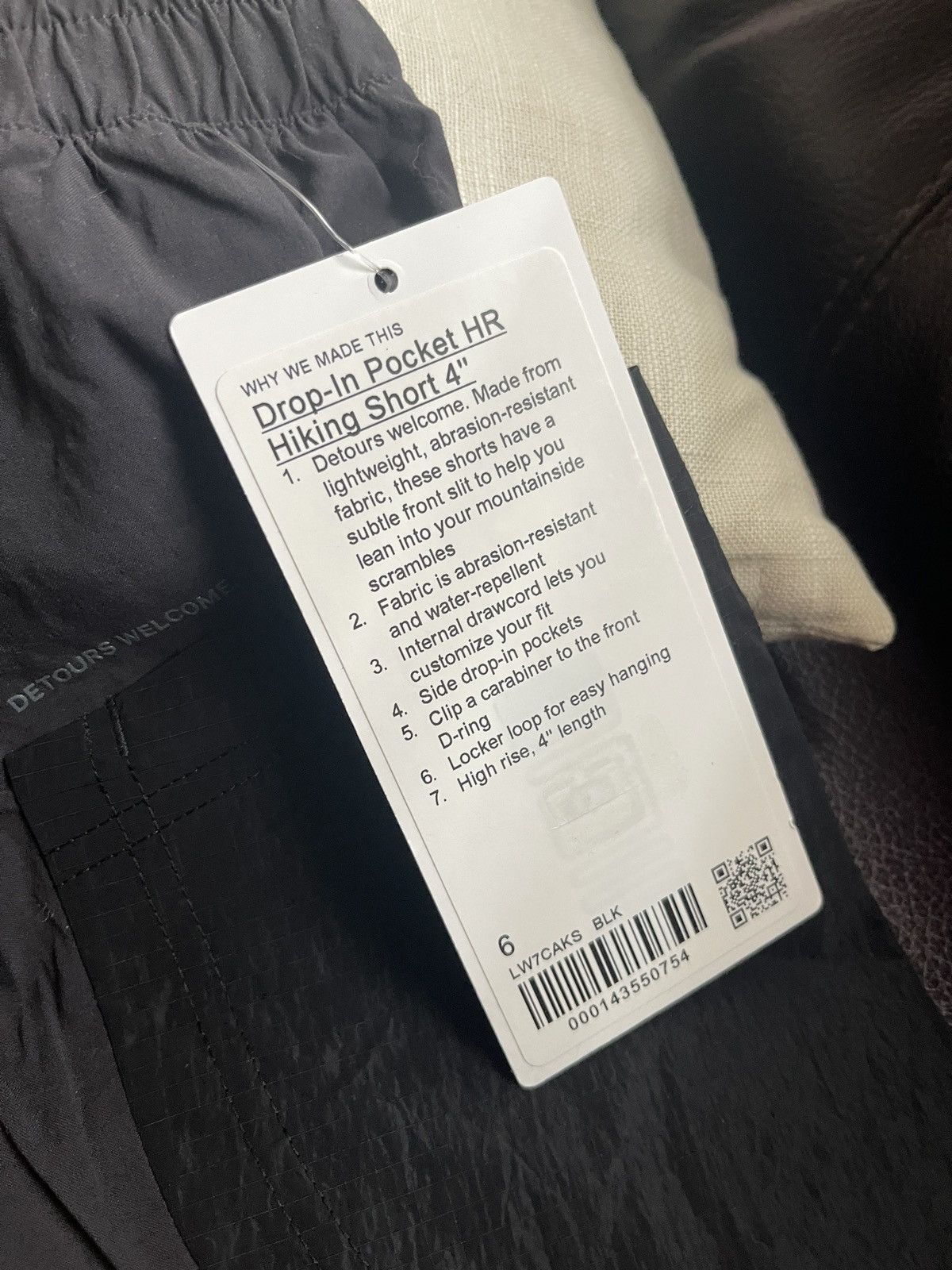 Lululemon Lululemon Drop-In Pocket High-Rise Hiking Short 4" Black 6 Size 28" / US 6 / IT 42 - 7 Thumbnail