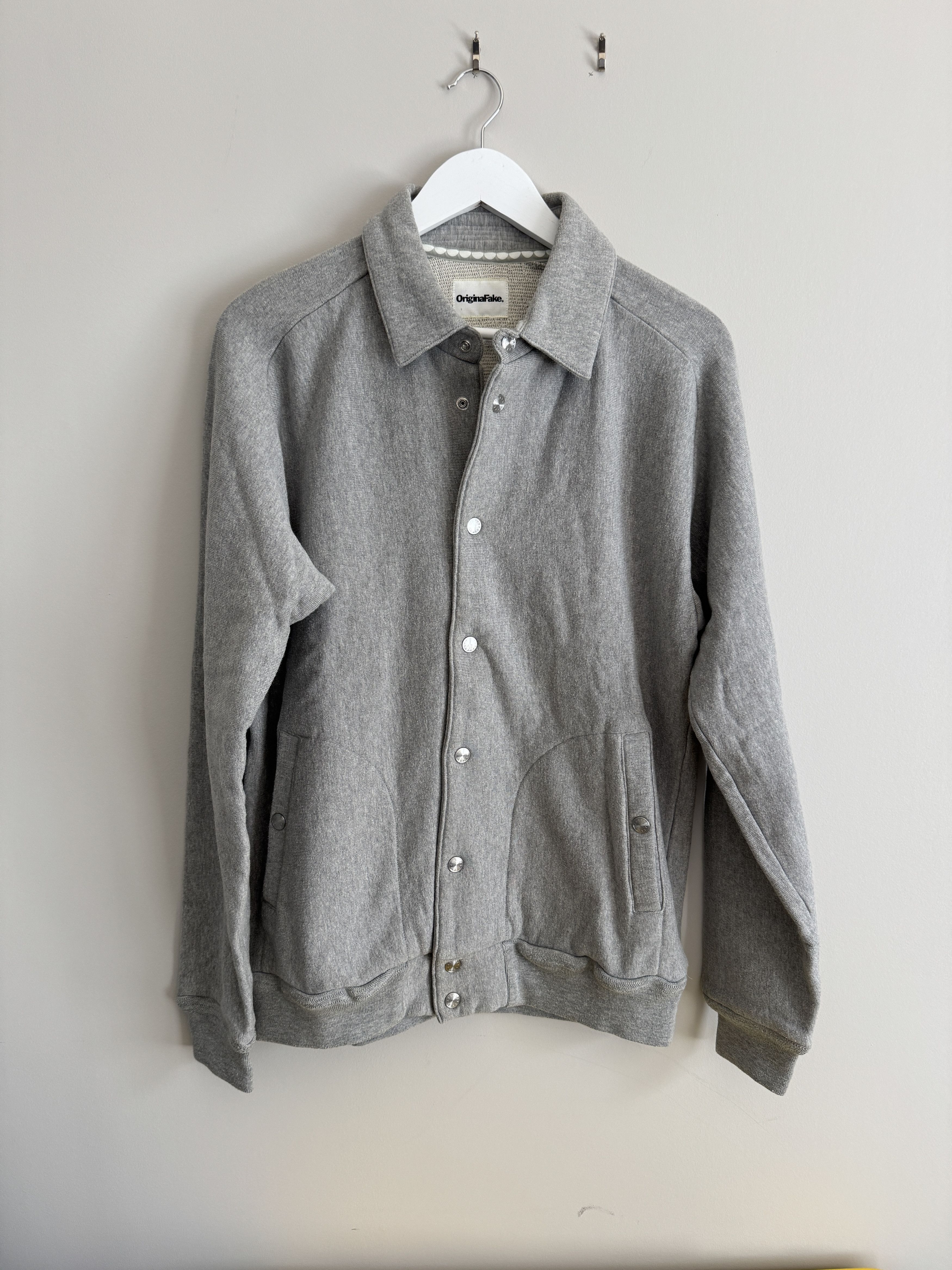 Kaws KAWS ORIGINAL FAKE RAGLAN SWEATSHIRT SNAP JACKET SZ 3 GRAY Size US L / EU 52-54 / 3 - 1 Thumbnail