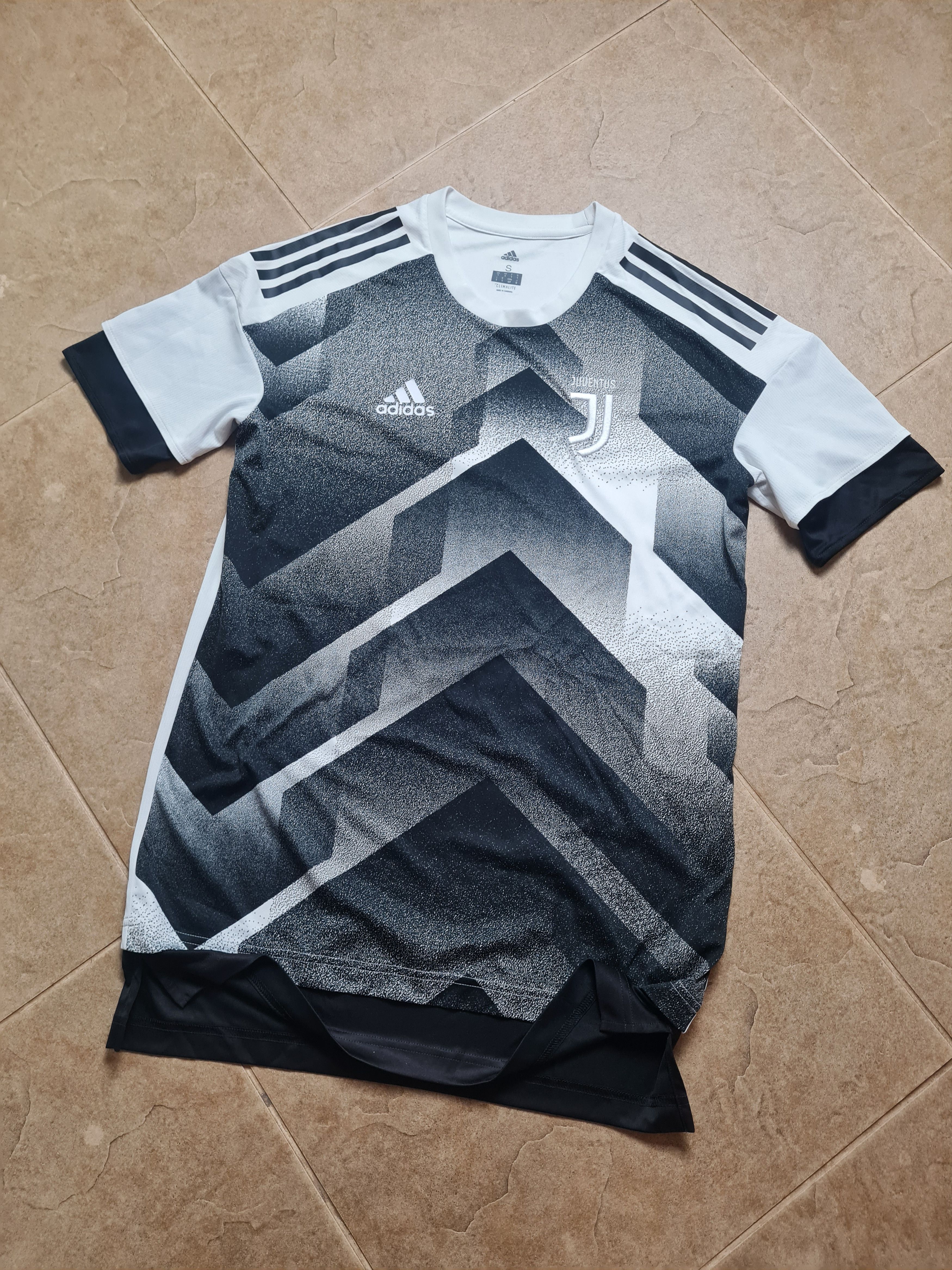 Adidas Football Jersey Adidas Juventus Soccer Shirt Vintage Size US S / EU 44-46 / 1 - 6 Thumbnail