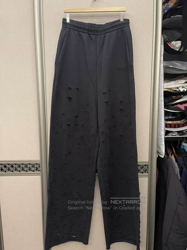 Vetements size S Wormhole Destroyed Pants