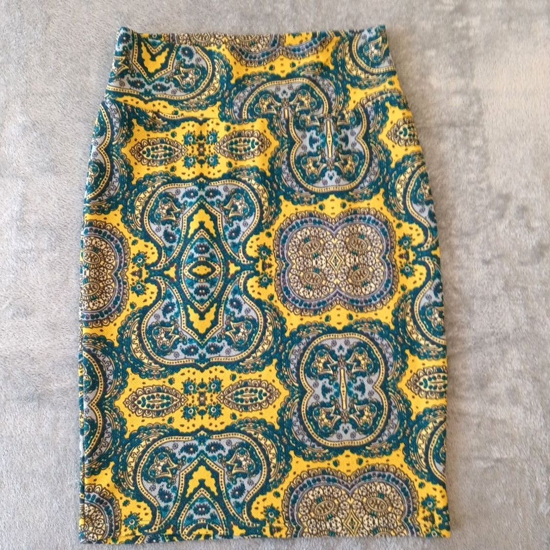 Vintage LuLaRoe Skirt Women Knee Length S Blue Geometric Knit Polyester Spandex Pencil Stretch Regular Vintage No Size 28" / US 6 / IT 42 - 2 Thumbnail