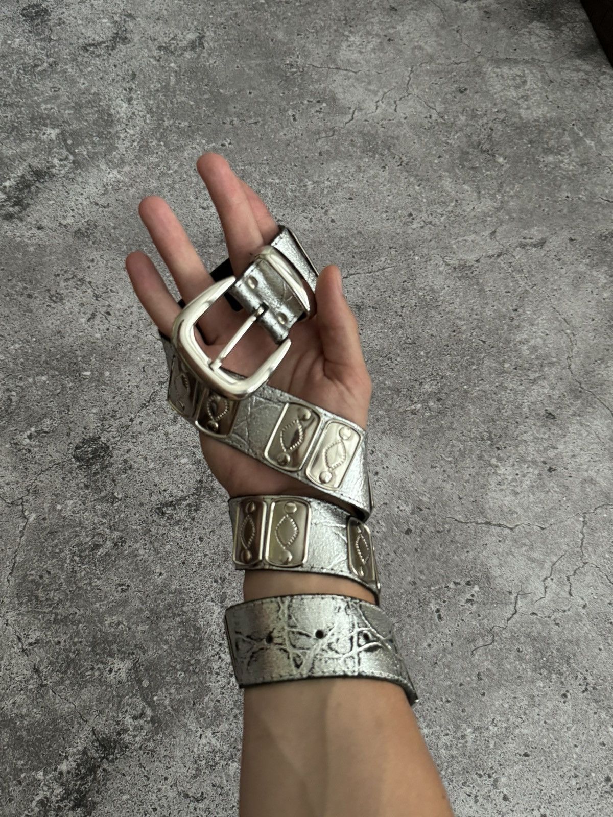 Vintage Vintage Y2K silver shiny leather belt Size ONE SIZE - 1 Thumbnail