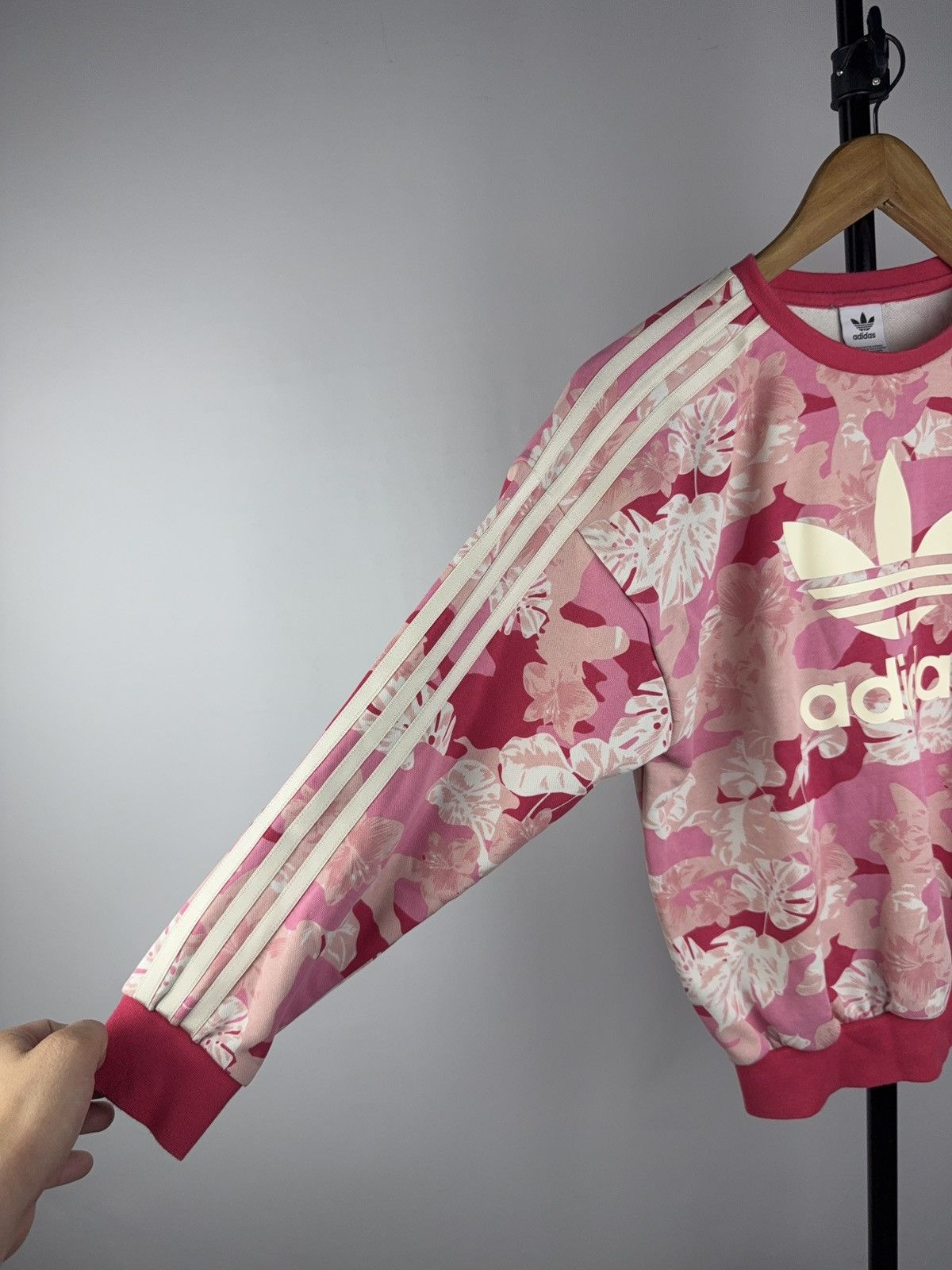 Adidas Vintage style Big Logo Floral pattern sweatshirt Size S / US 4 / IT 40 - 5 Thumbnail