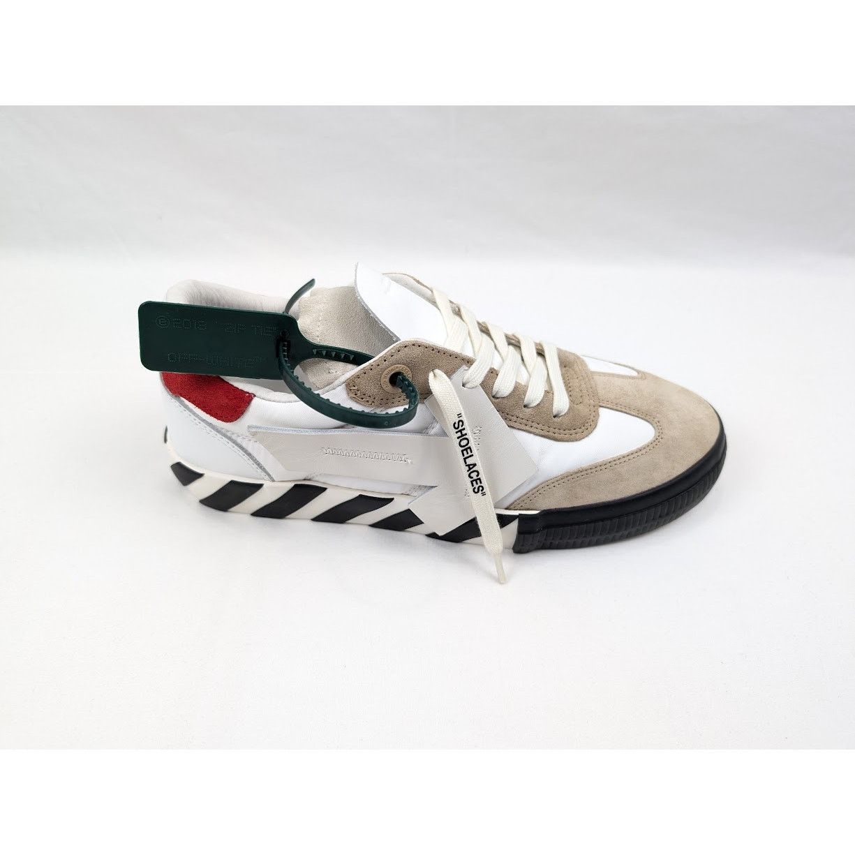Off-White o1rshd1 New Low Vulcanized Sneakers in White/Beige Size US 8 / EU 41 - 1 Thumbnail