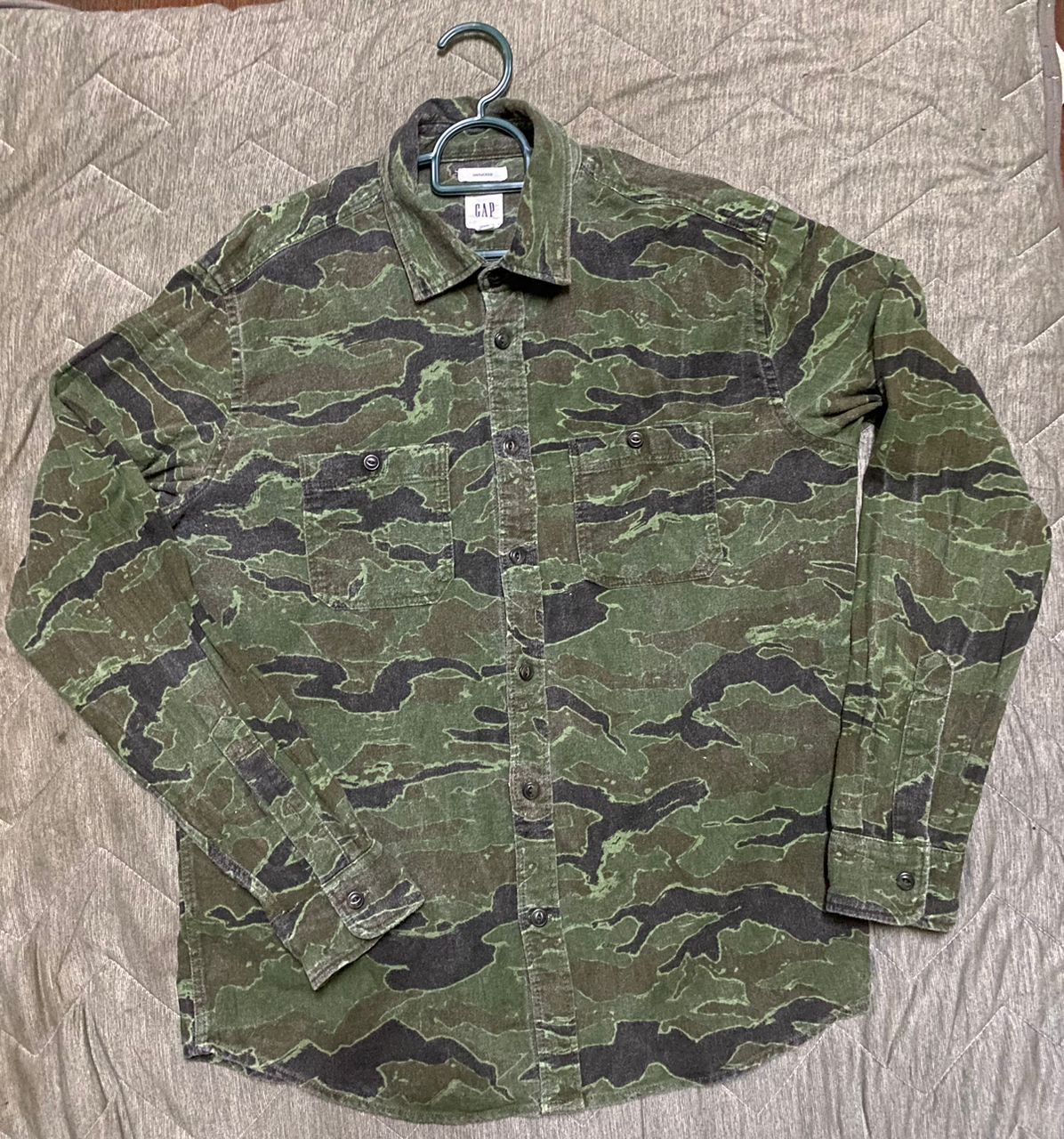Gap Gap camo button up shirt Size US M / EU 48-50 / 2 - 8 Thumbnail