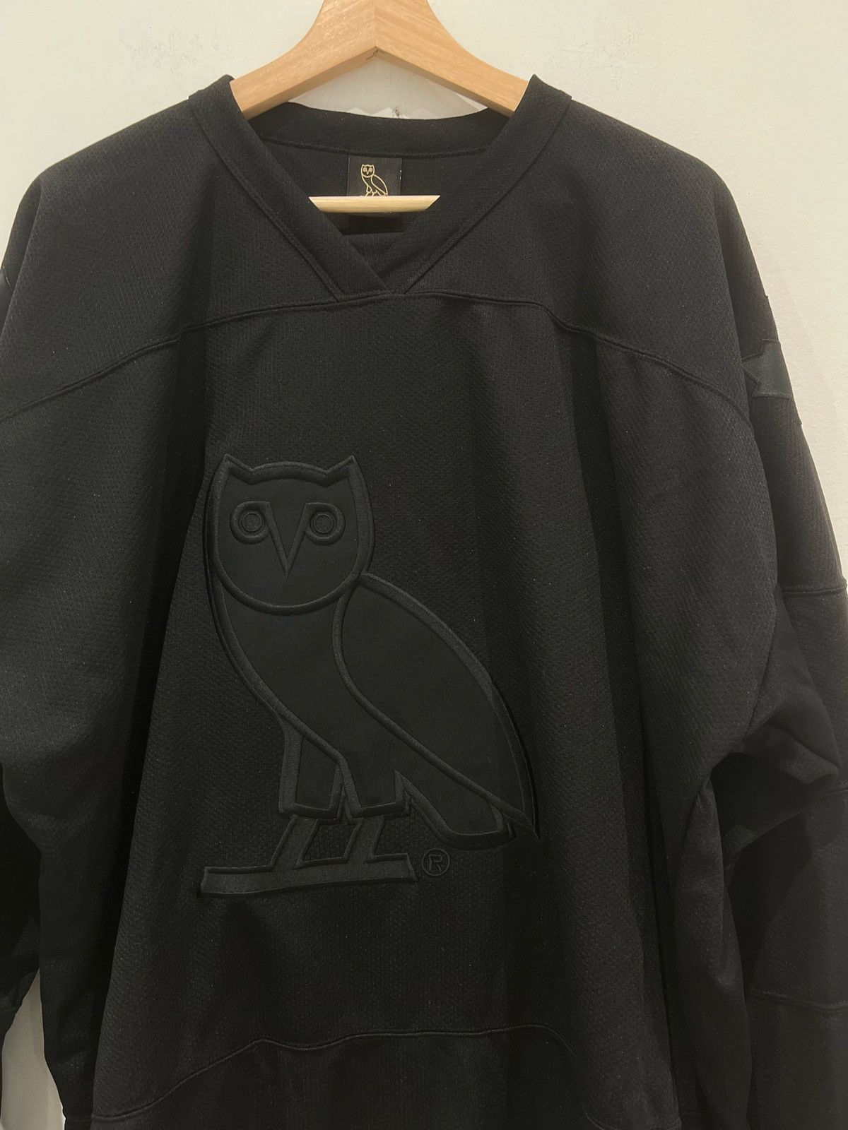 October's Very Own OVO Hockey Jersey Black Size: XXL Size US XXL / EU 58 / 5 - 2 Thumbnail