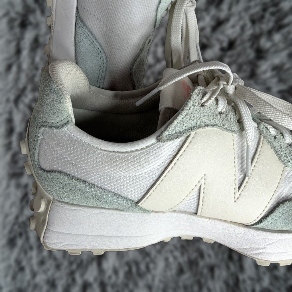 New Balance New Balance 327 Women’s 10 W Mint Green White Low Top Casual Sneakers Size L / US 10 / IT 46 - 1 Thumbnail