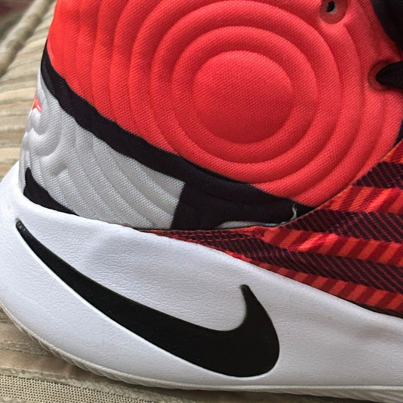 Nike Nike Kyrie 2 LMTD Basketball Shoes Mens 12 Red 838639-990 Size US 12 / EU 45 - 7 Thumbnail