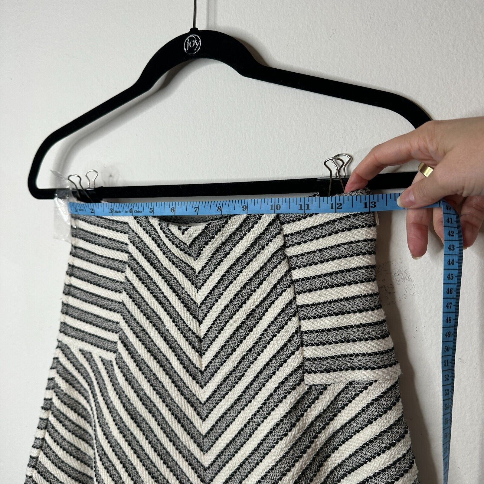 Loft Ann Taylor Loft Petite Cream Black Chevron Flare Skirt XXSP Size 24" / US 00 / IT 34 - 7 Thumbnail