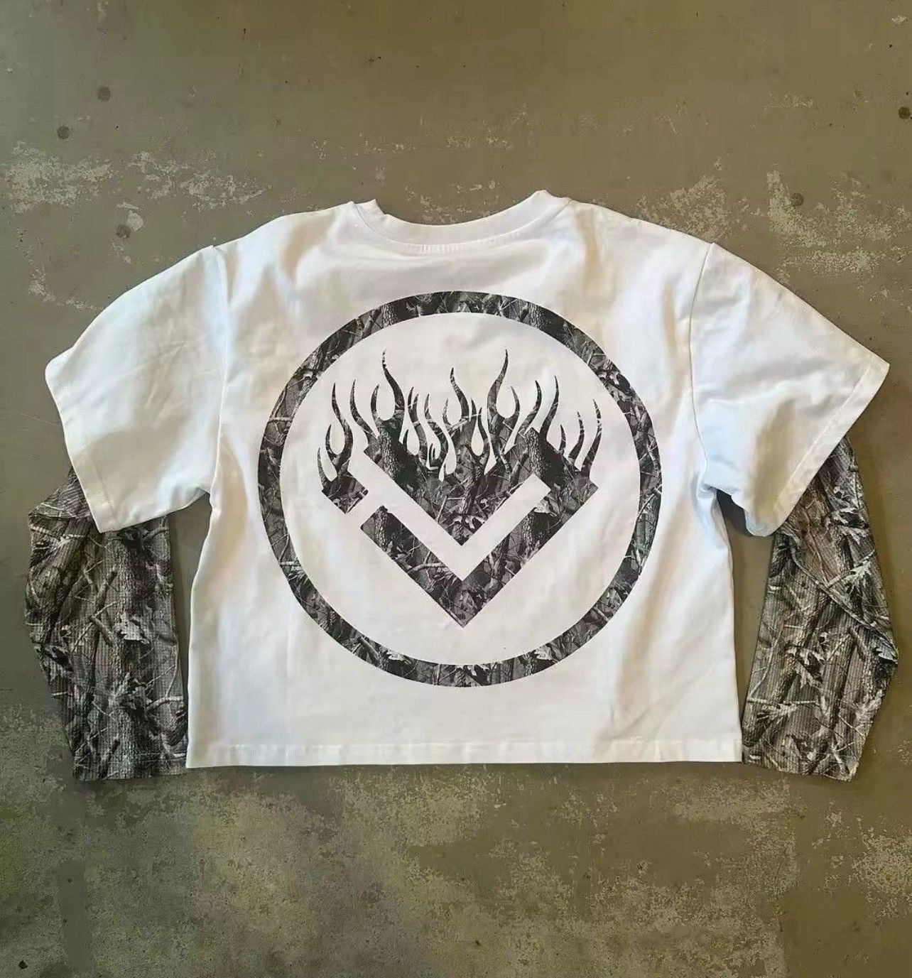 Japanese Brand Camouflage Print Long-sleeved T-shirt Size US S / EU 44-46 / 1 - 2 Thumbnail