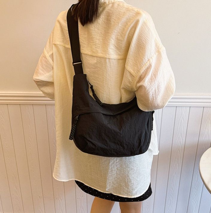 The Unbranded Brand Fashionable and Minimalist Crossbody Bag Size ONE SIZE - 7 Thumbnail