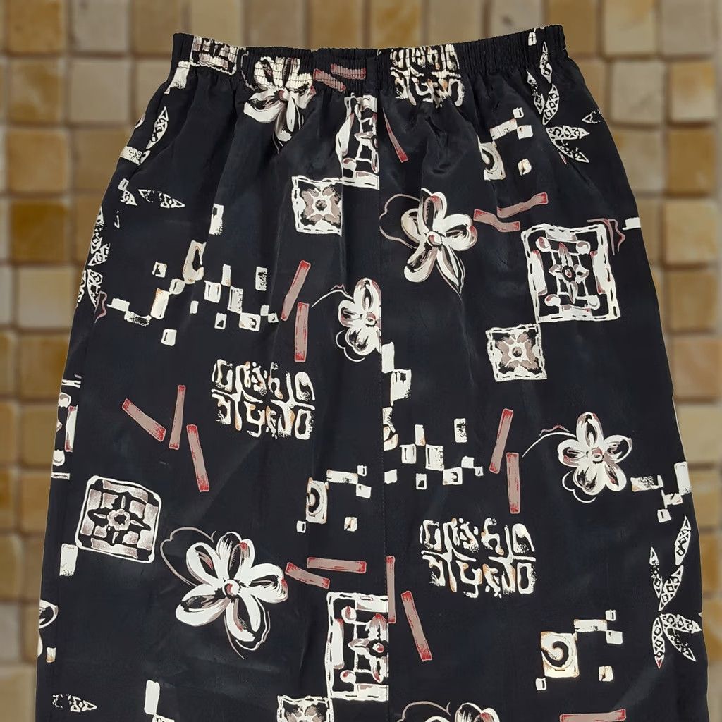 Vintage VINTAGE Black Flower Womens Size S Floral Long Straight Pencil Skirt 80s Retro Nature Skirt Mens Womens Size 28" / US 6 / IT 42 - 1 Thumbnail
