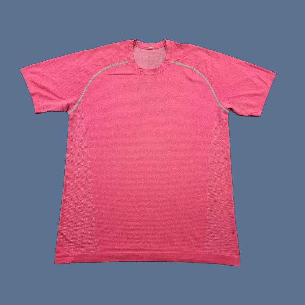 Lululemon Lululemon Shirt Mens Large Pink Short Sleeve Tee Activewear Outdoor Stretch Size US L / EU 52-54 / 3 - 1 Thumbnail