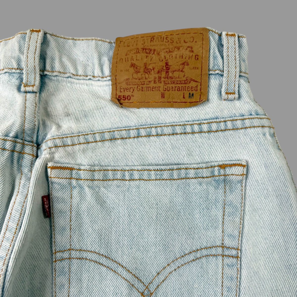Levi's × Vintage Vintage faded 1990s Levi’s 550 jeans Size US 30 / EU 46 - 6 Thumbnail