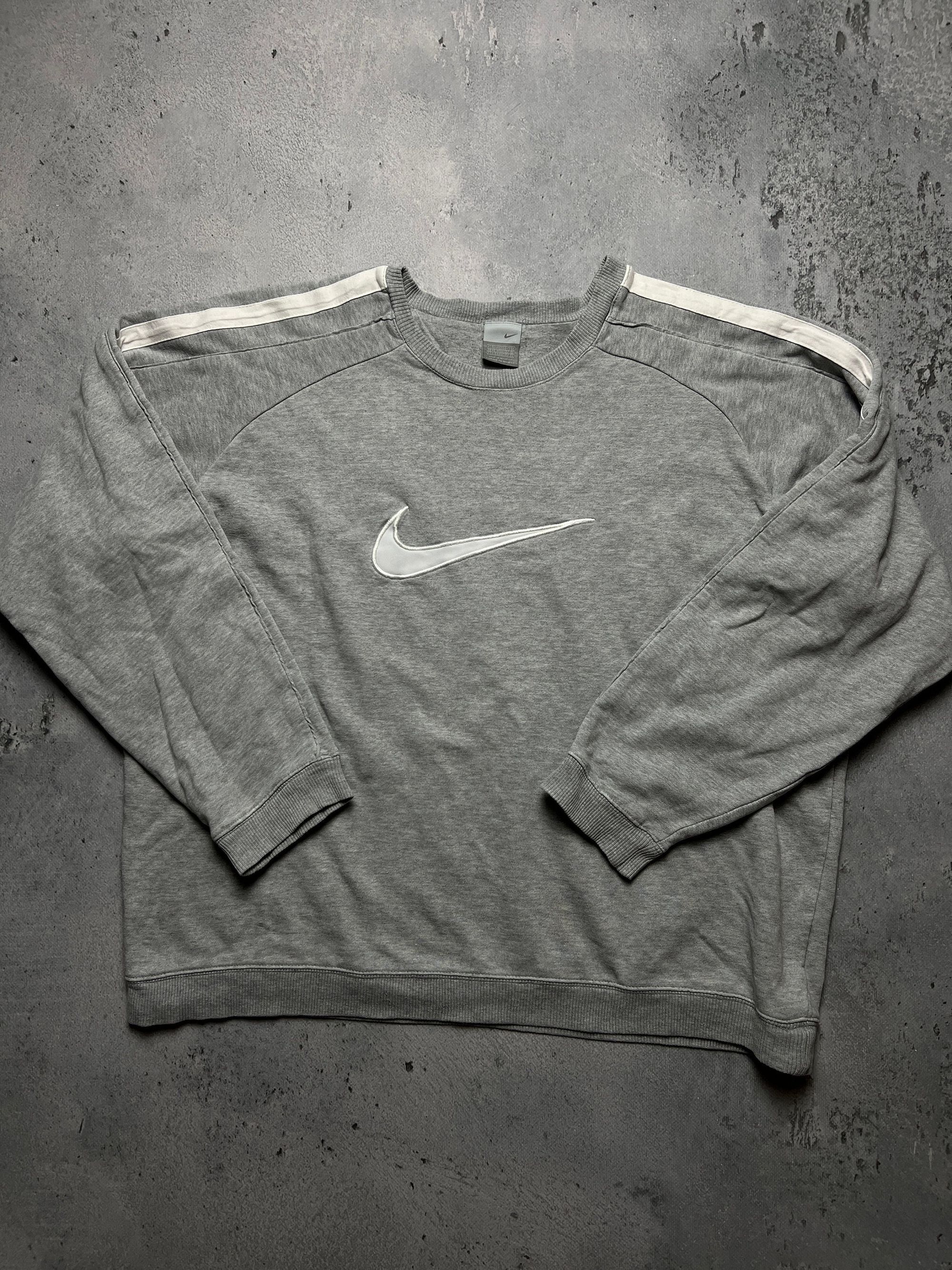 Nike Vintage Crewneck Nike box central swoosh y2k fits logo USA Size US XL / EU 56 / 4 - 3 Thumbnail