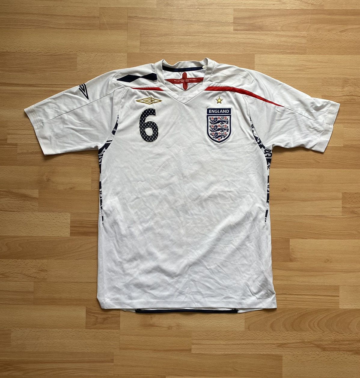 Umbro Authentic Umbro England 2007 John Terry #6 Soccer Jersey. Size US M / EU 48-50 / 2 - 4 Thumbnail