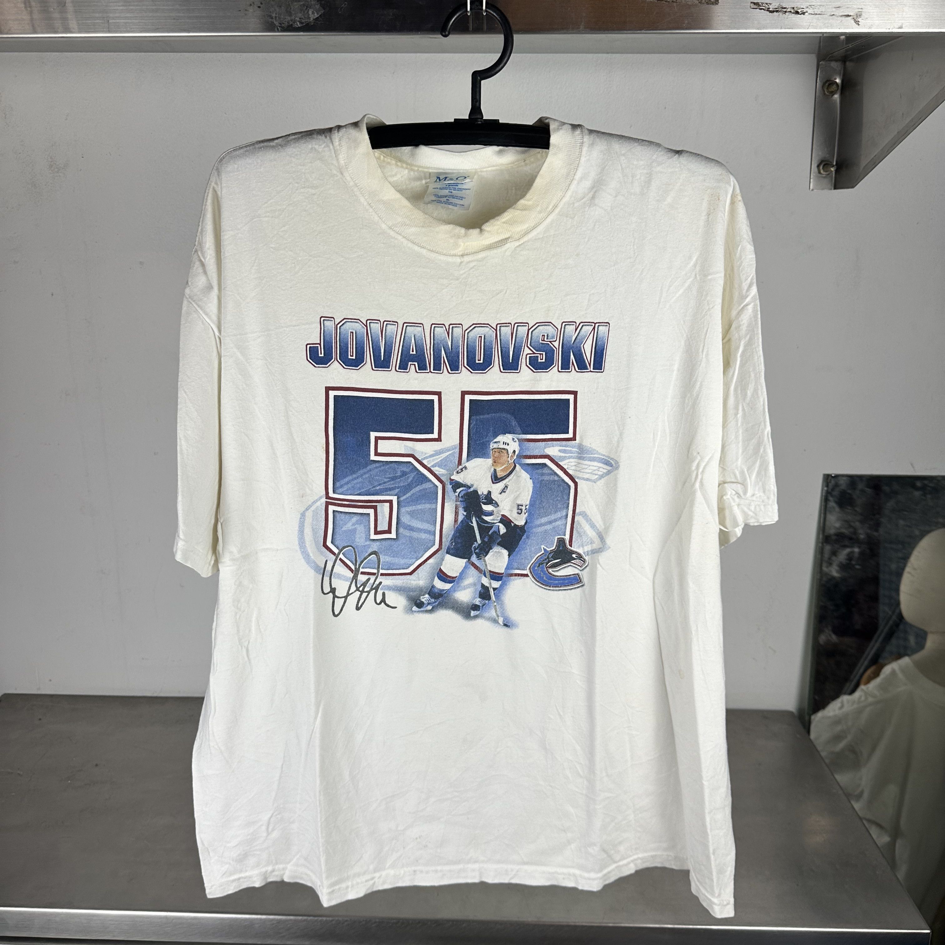Vintage Vintage 2000s Ed Jovanovski Vancouver Canucks NHL XL T-Shirt Size US XL / EU 56 / 4 - 1 Thumbnail
