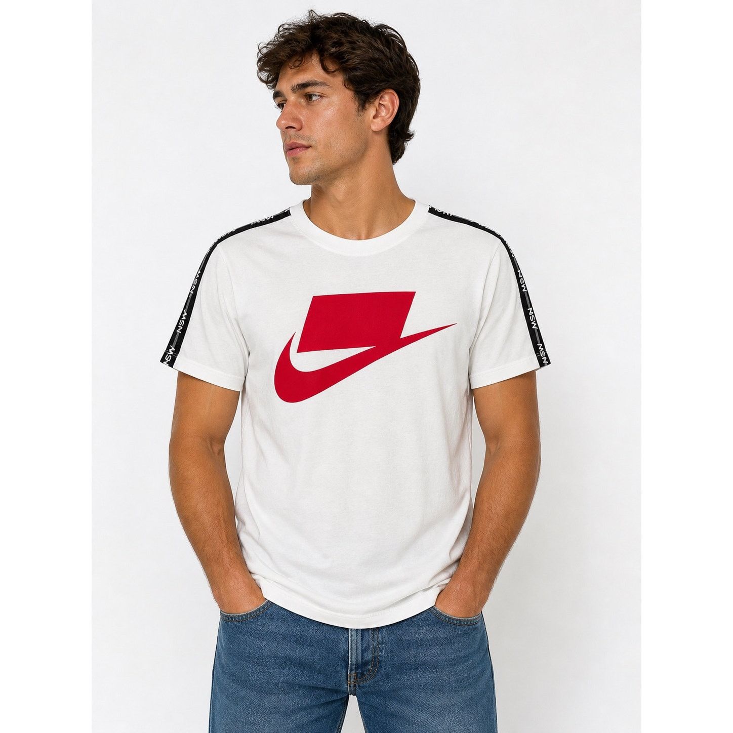 Nike Nike NSW Graphic Shirt White Red Swoosh Streetwear sz small Size US S / EU 44-46 / 1 - 1 Thumbnail